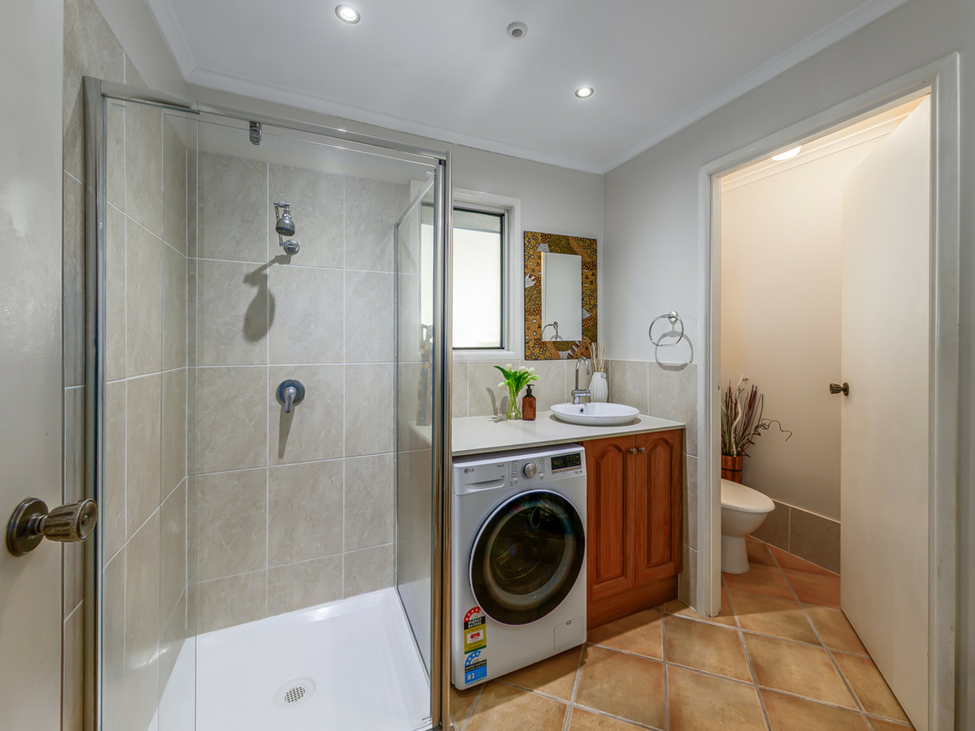 31 Chaplin Street — photo 10 of 13