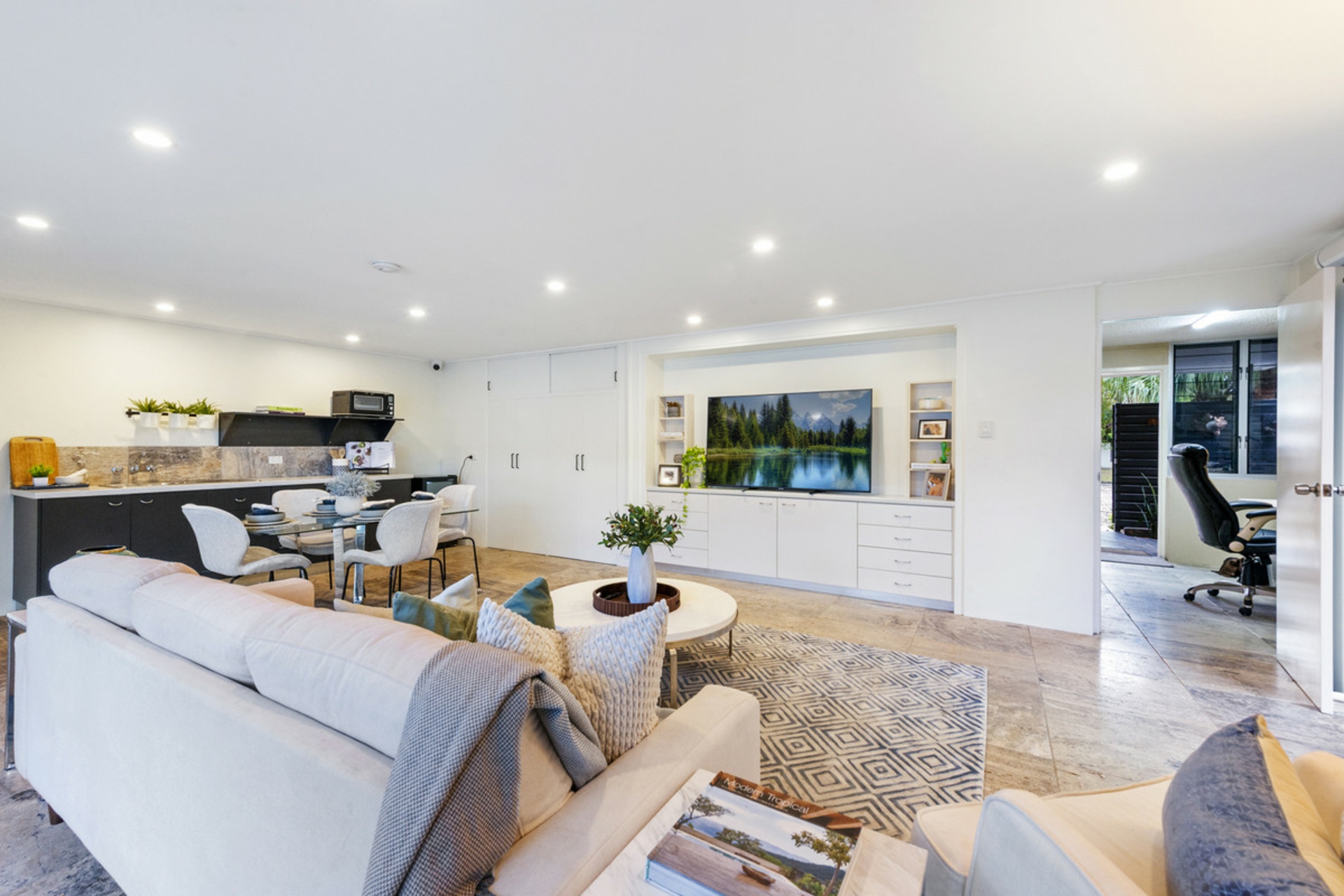 118 Wilgarning Street — photo 8 of 13