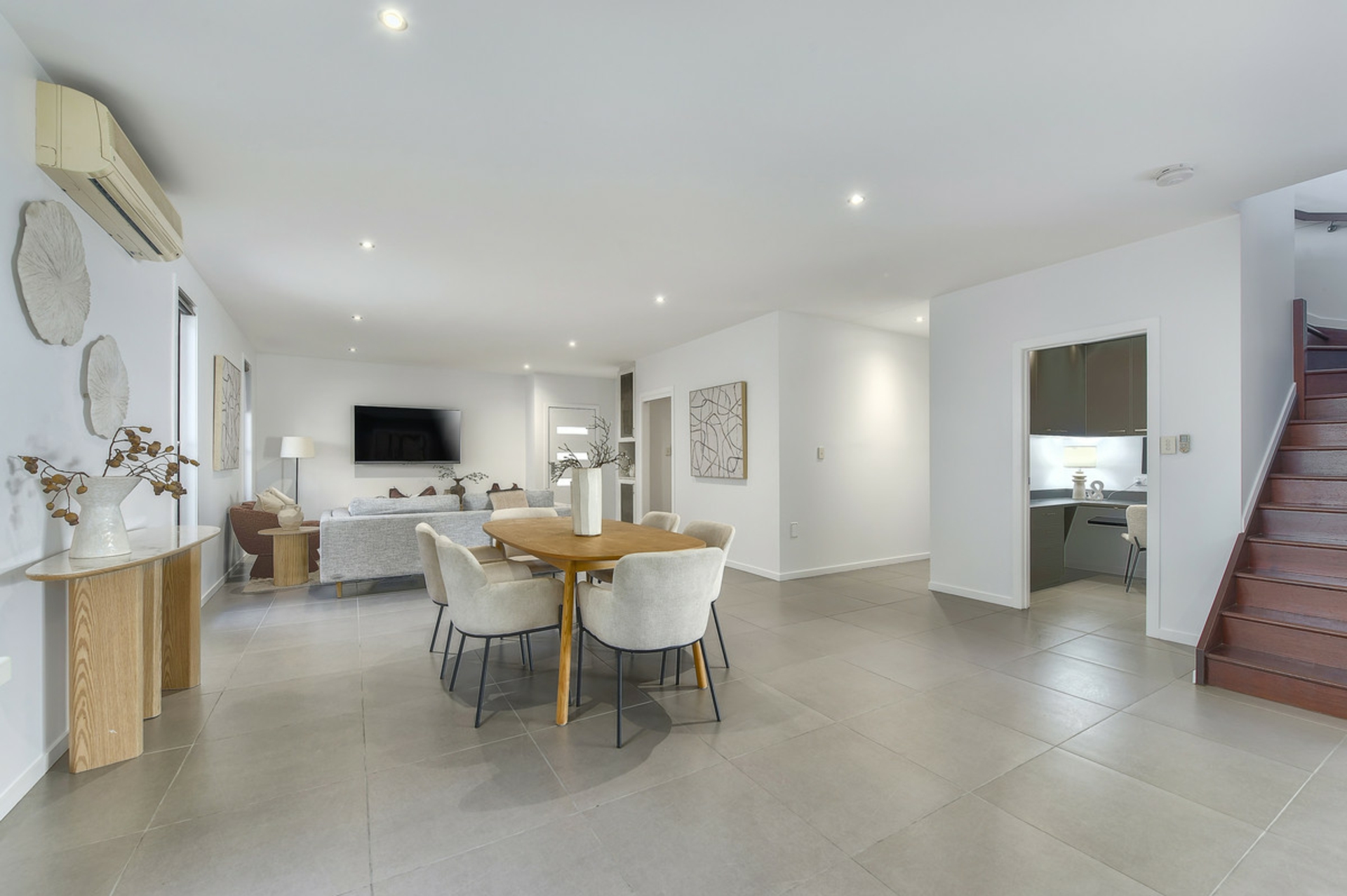 39 Hulme Street — photo 2 of 17
