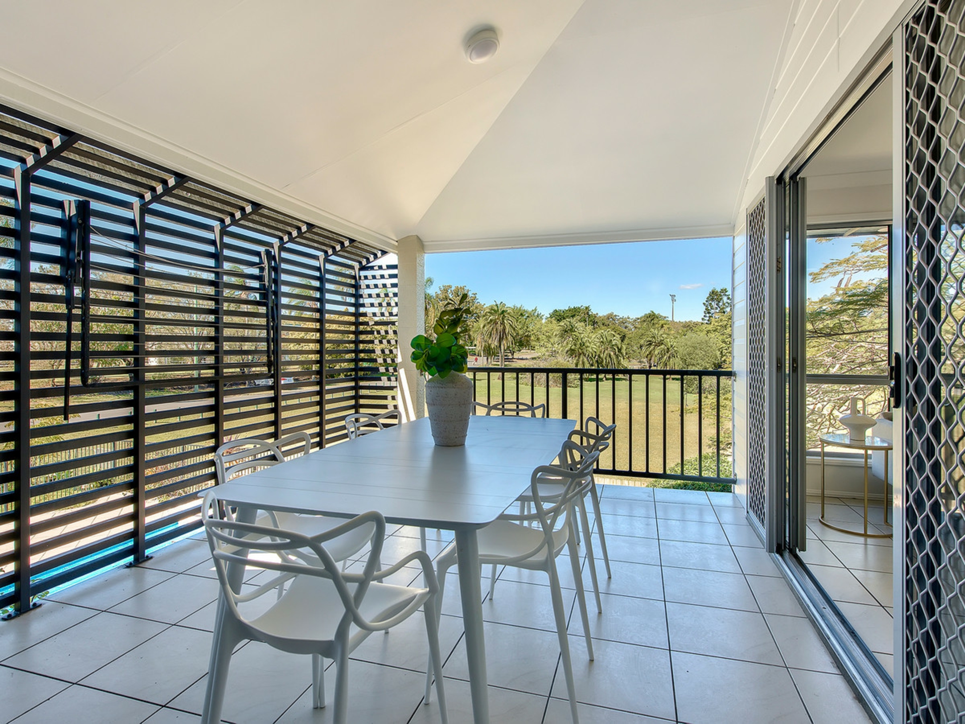 5/60 Villa Street — photo 4 of 13