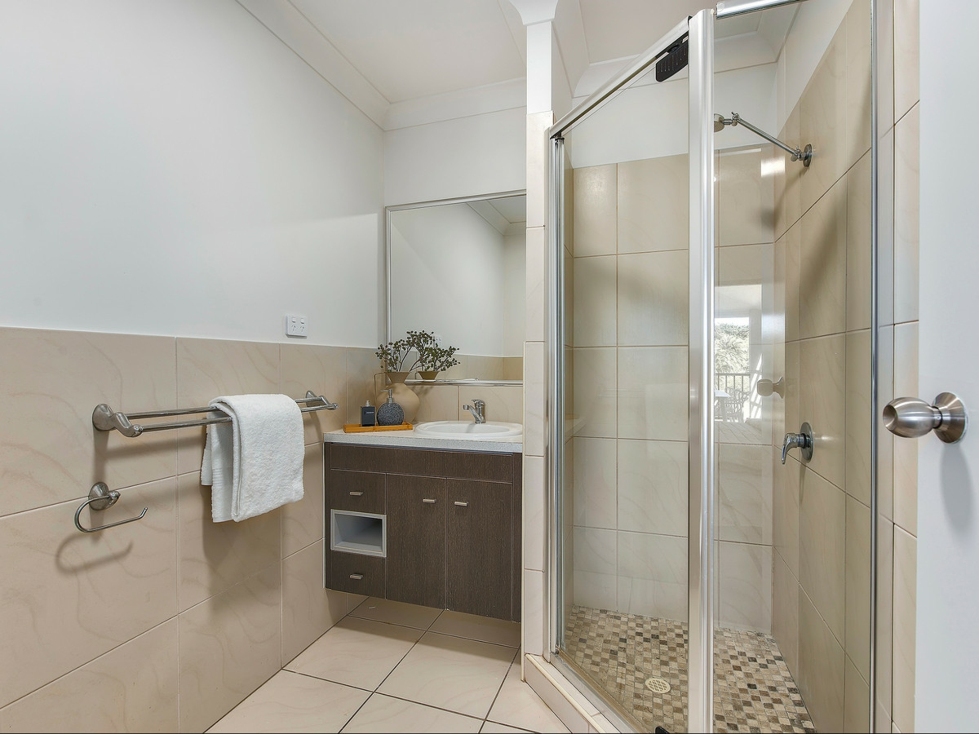 5/60 Villa Street — photo 7 of 13