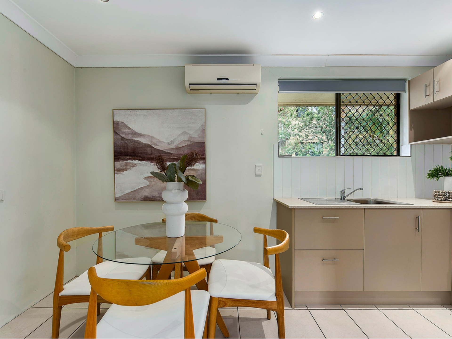 5/33 Victoria Terrace — photo 4 of 9