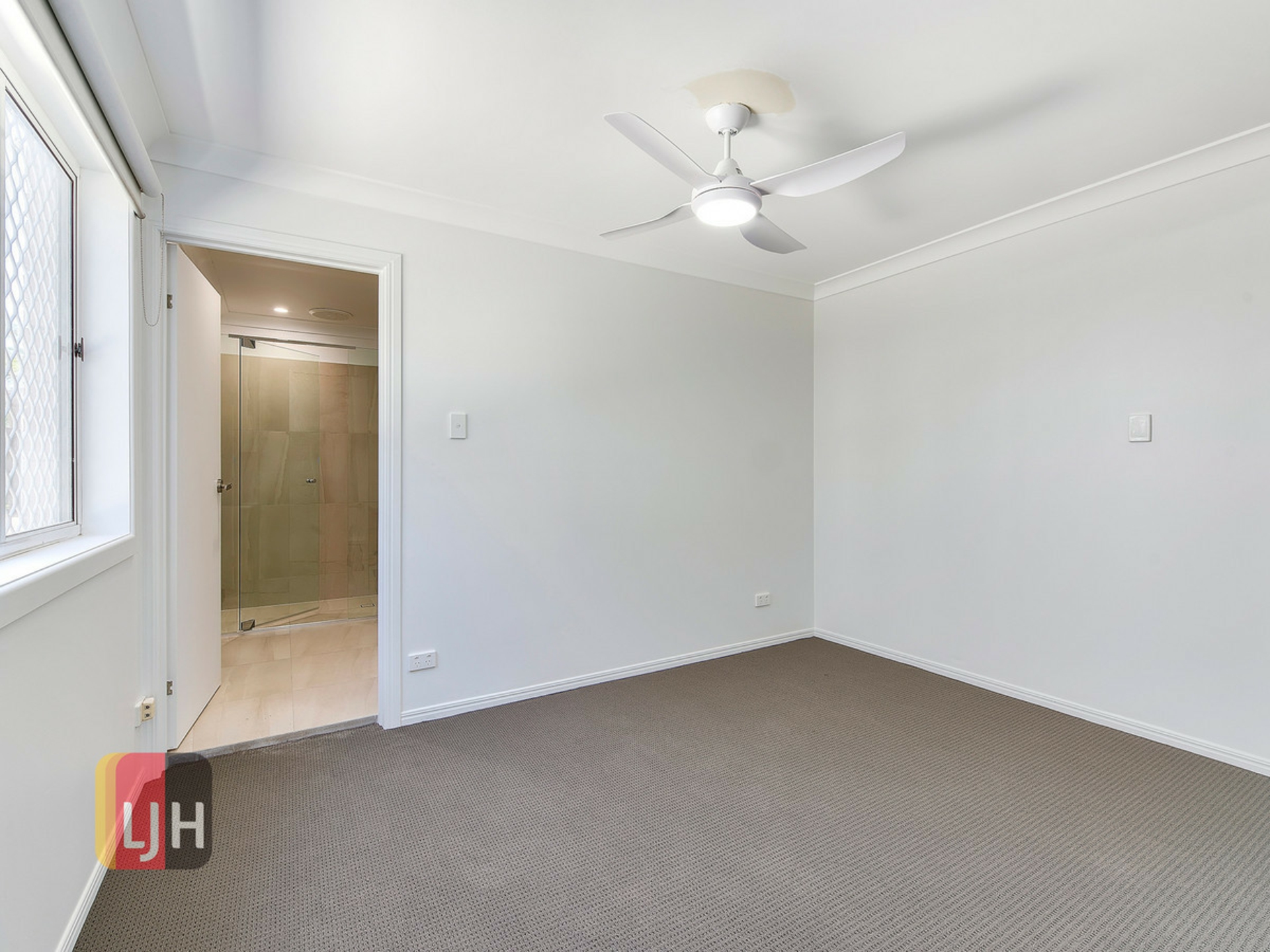 2/63 Broughton Road — photo 4 of 8