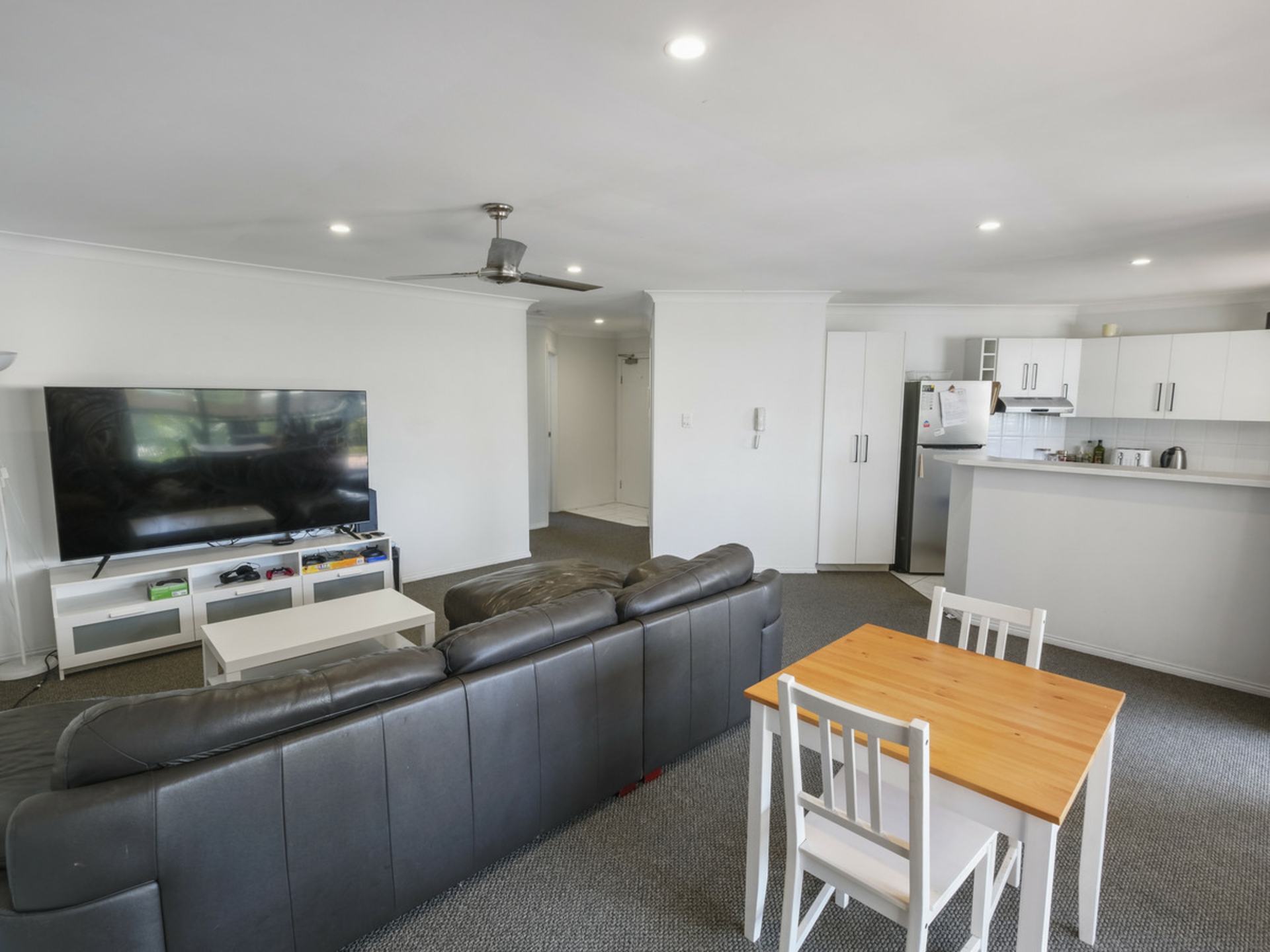8/73 Swan Street — photo 3 of 8