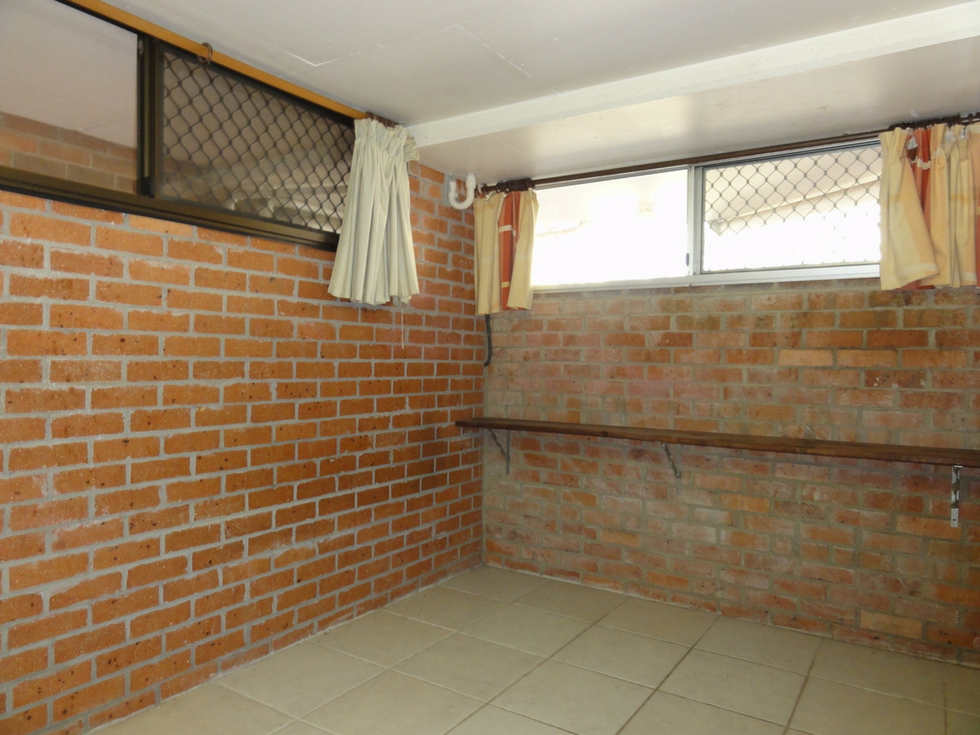 8/108 Leckie Road — photo 3 of 6