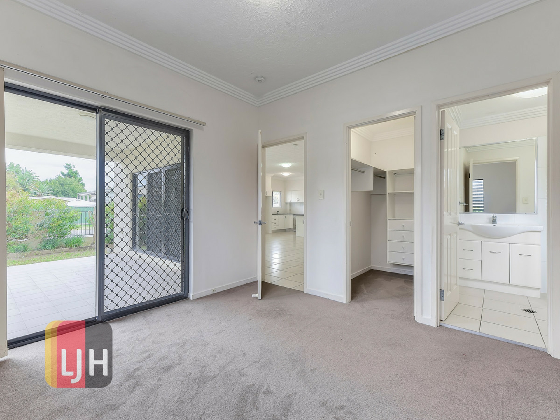 1/76 Gillies Street — photo 4 of 10