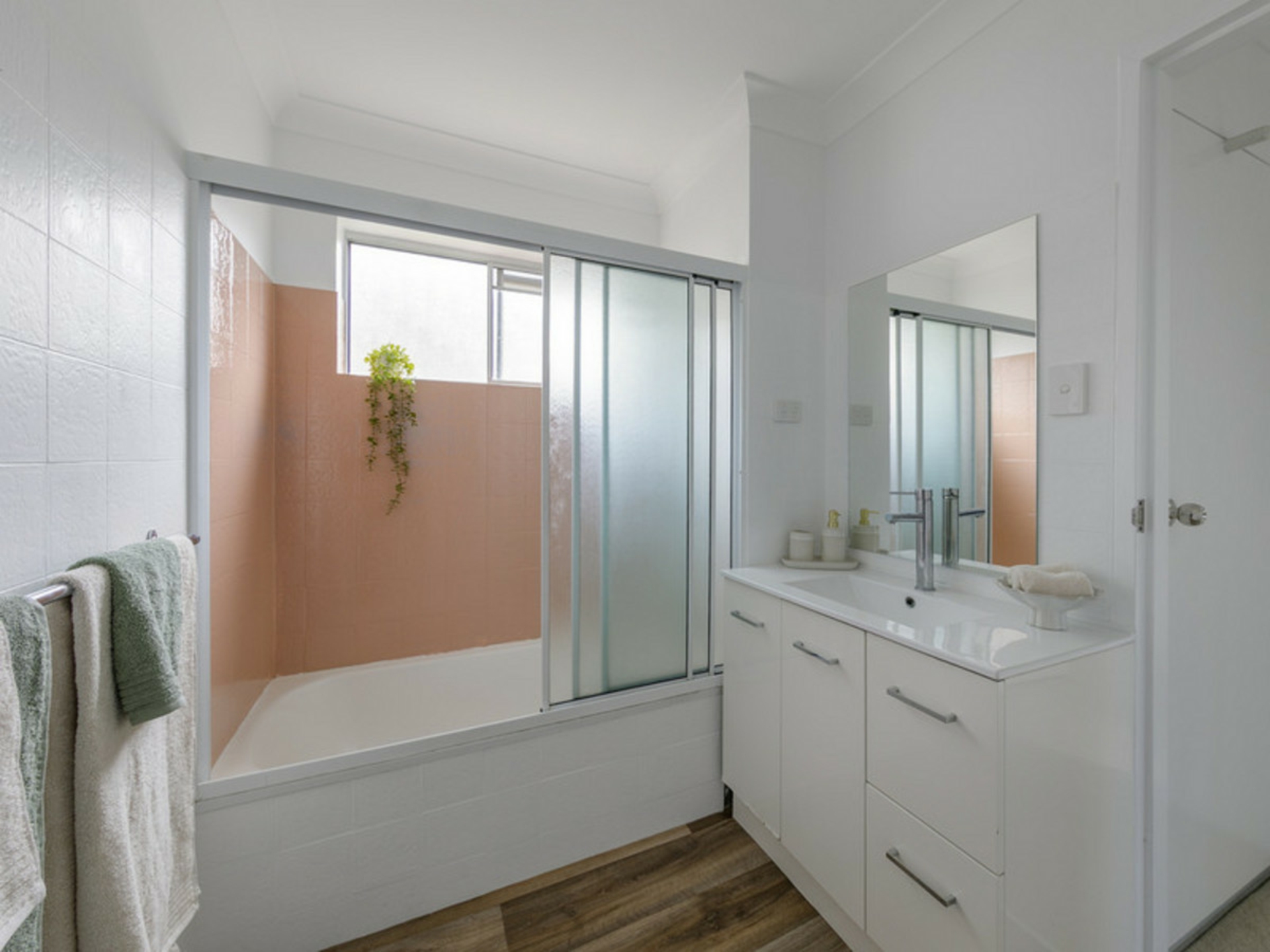 2/8 Blackmore Street — photo 7 of 11