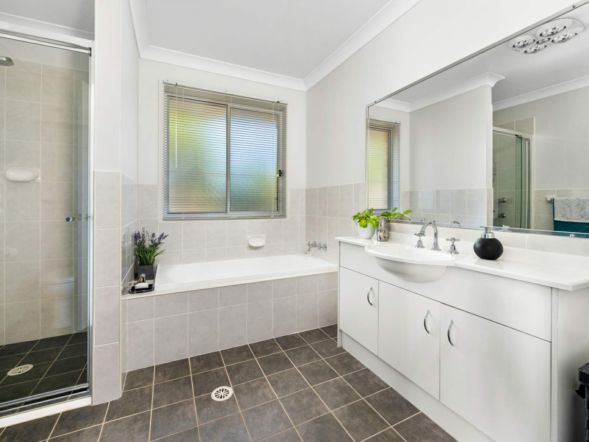 73 Clayton Crescent, RUTHERFORD