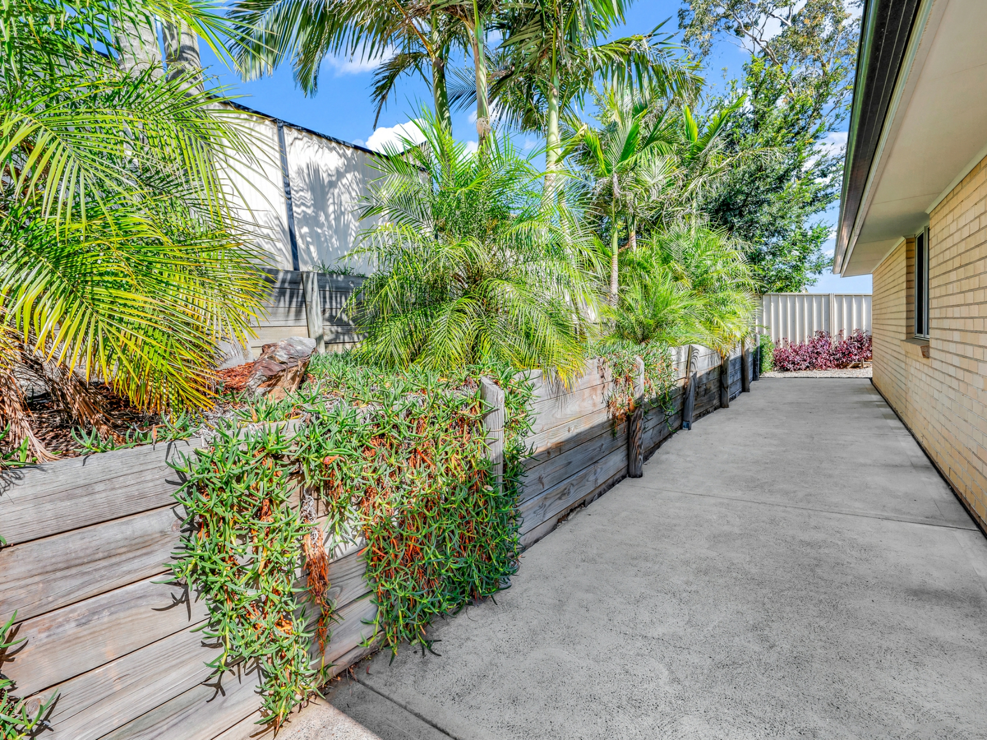 73 Clayton Crescent, RUTHERFORD