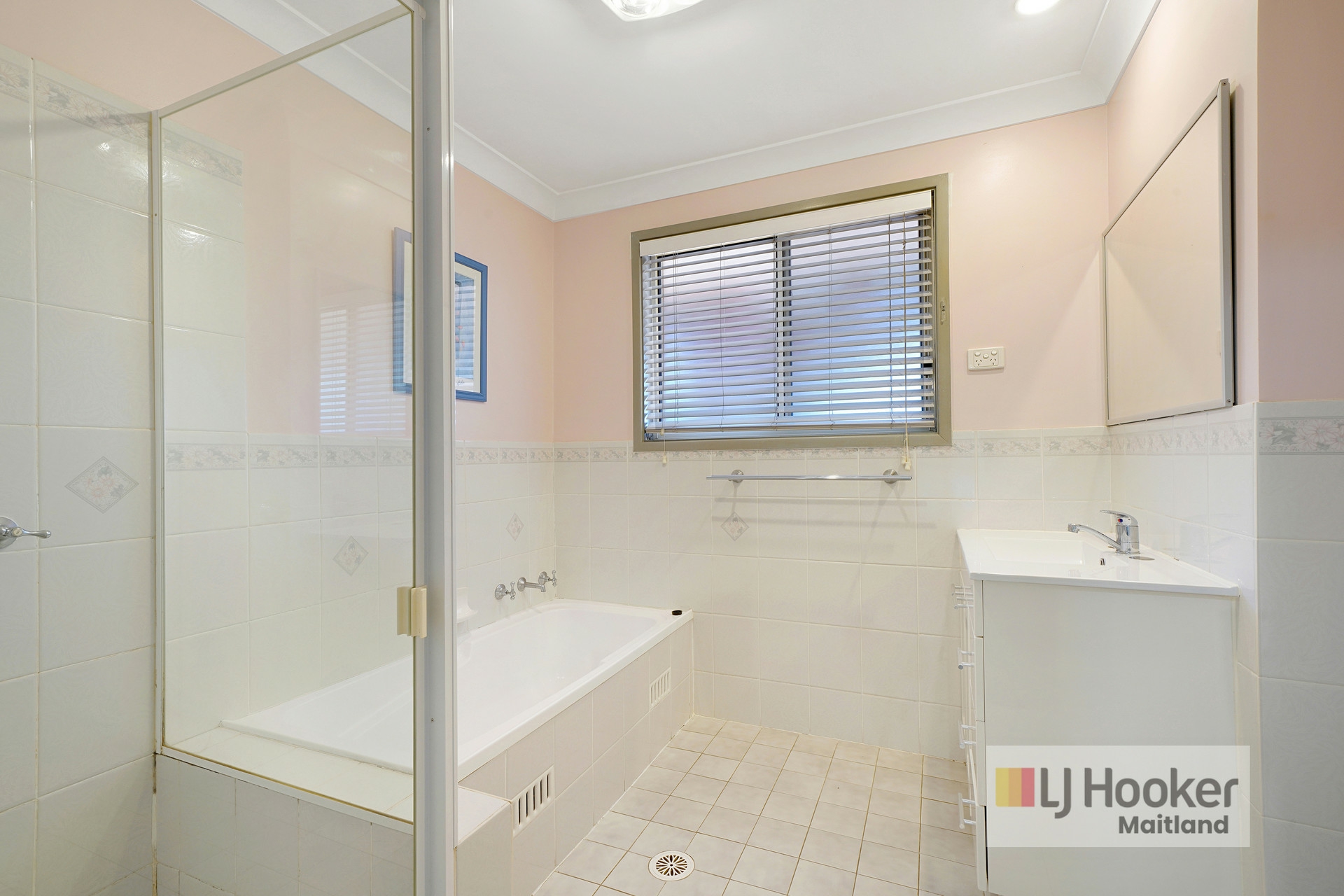 3B Doran Close, THORNTON