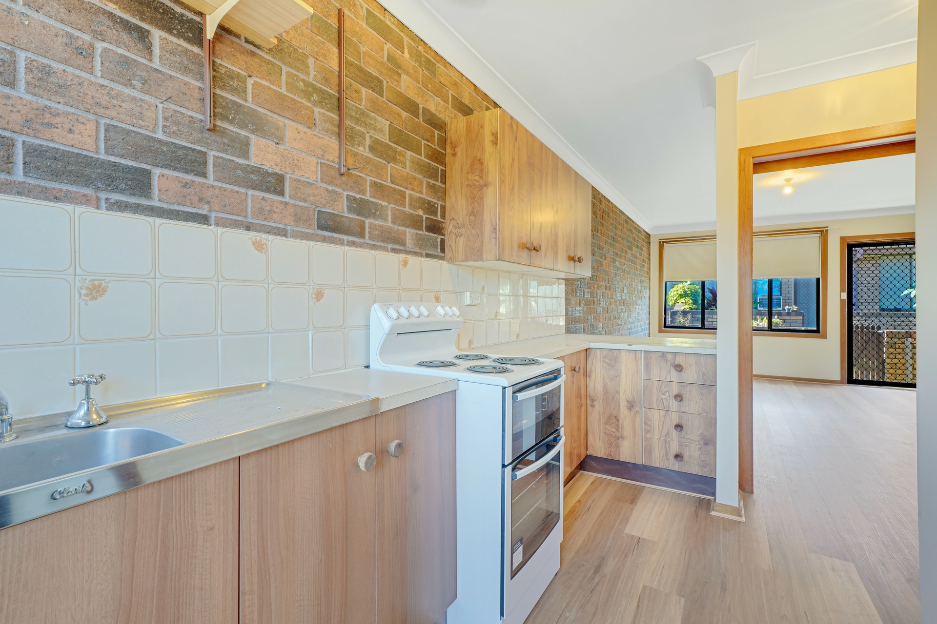 2/11 Waller Street, EAST MAITLAND