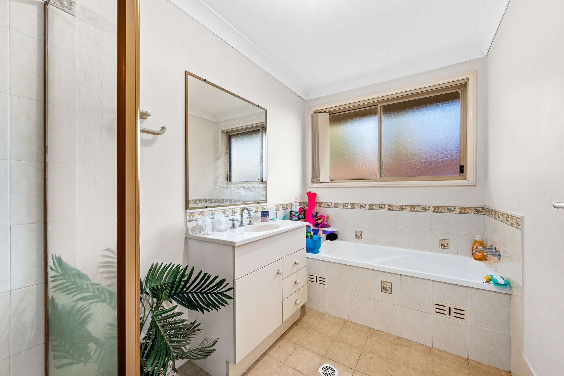 7 Burgundy Close Gillieston Heights NSW House for Sale LJ Hooker