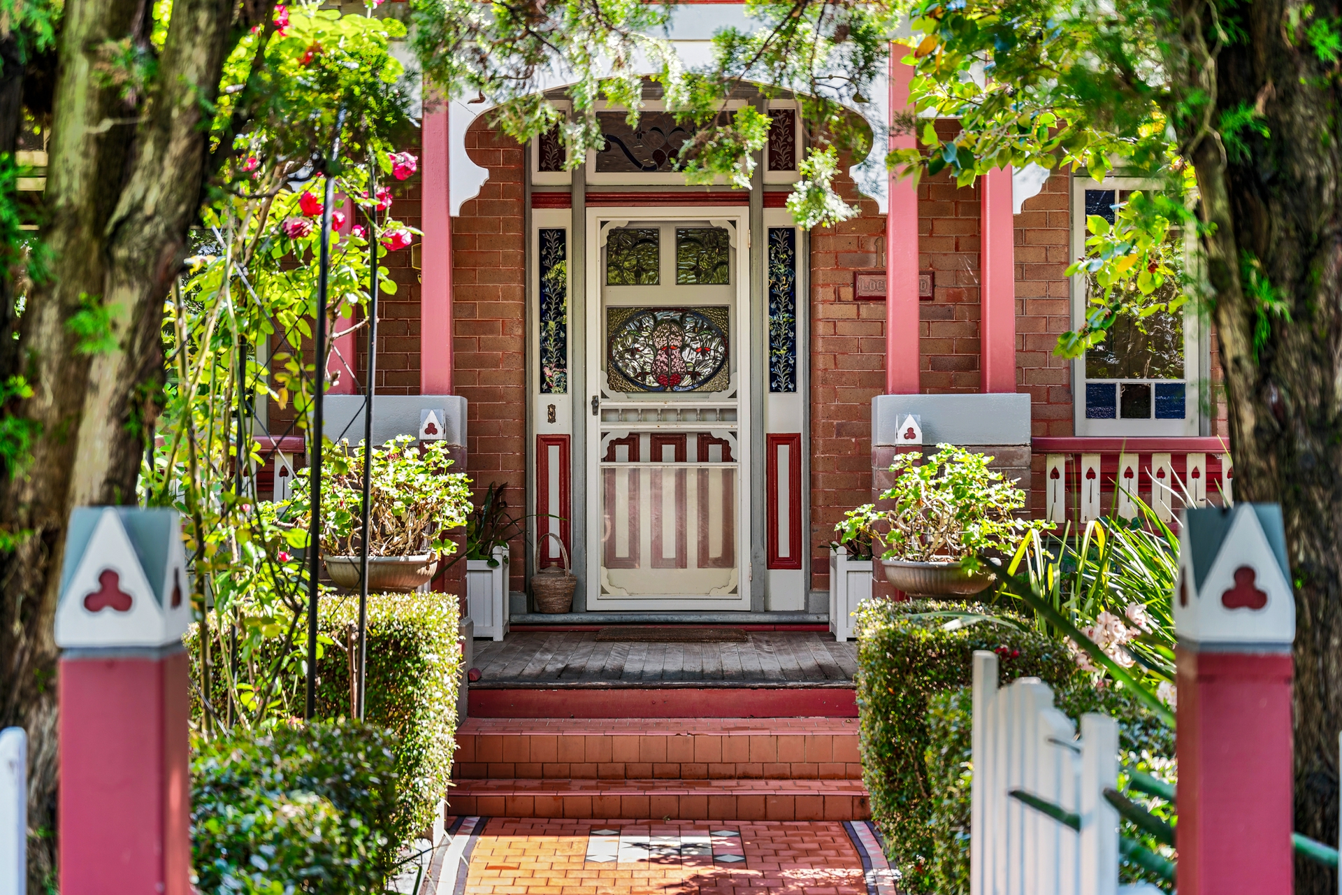 18 Queen Street, LORN