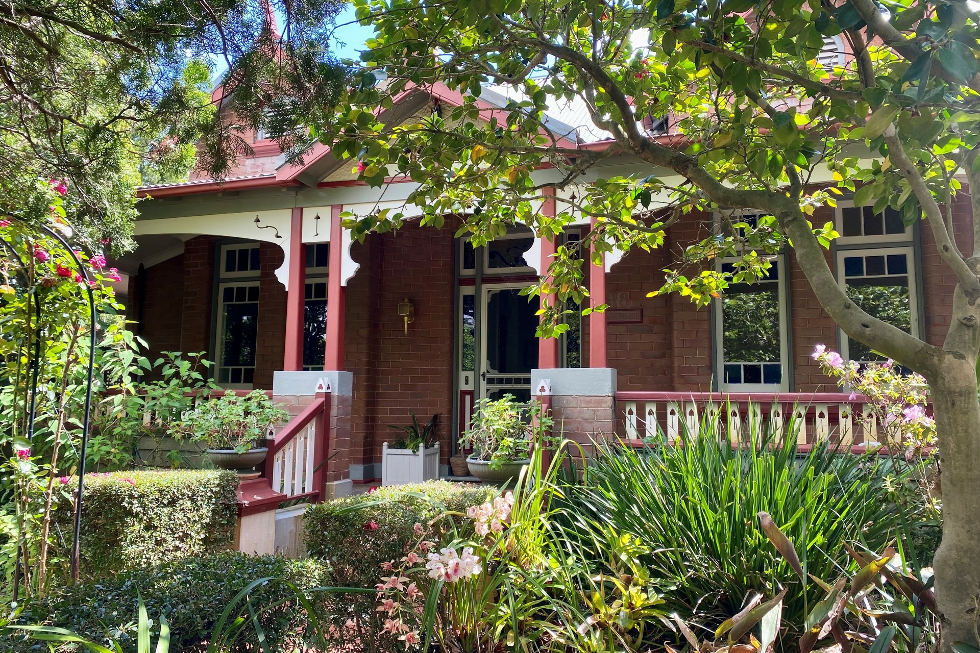 18 Queen Street, LORN