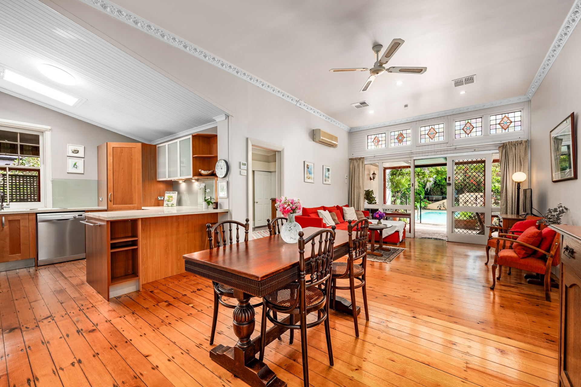 18 Queen Street, LORN