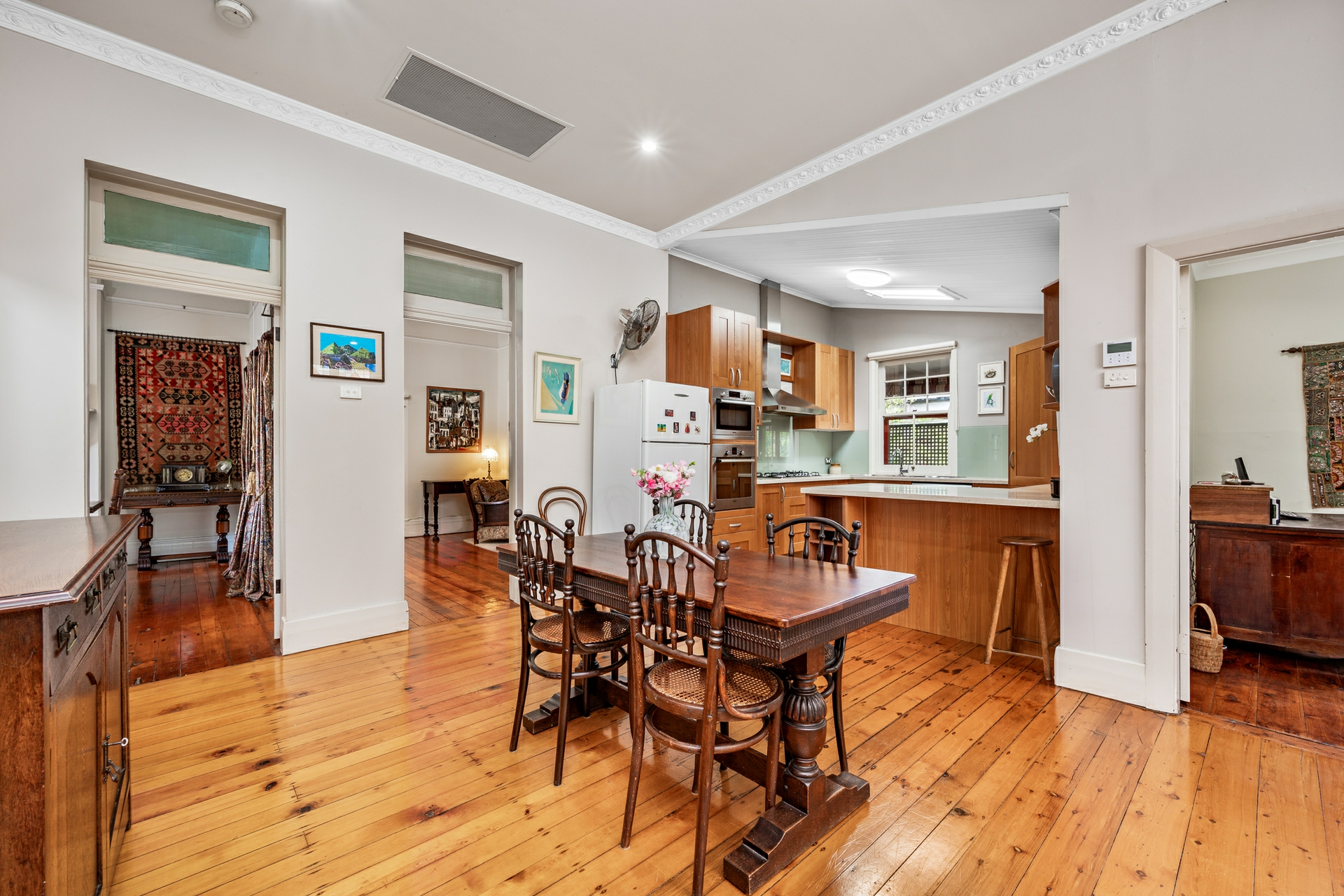18 Queen Street, LORN