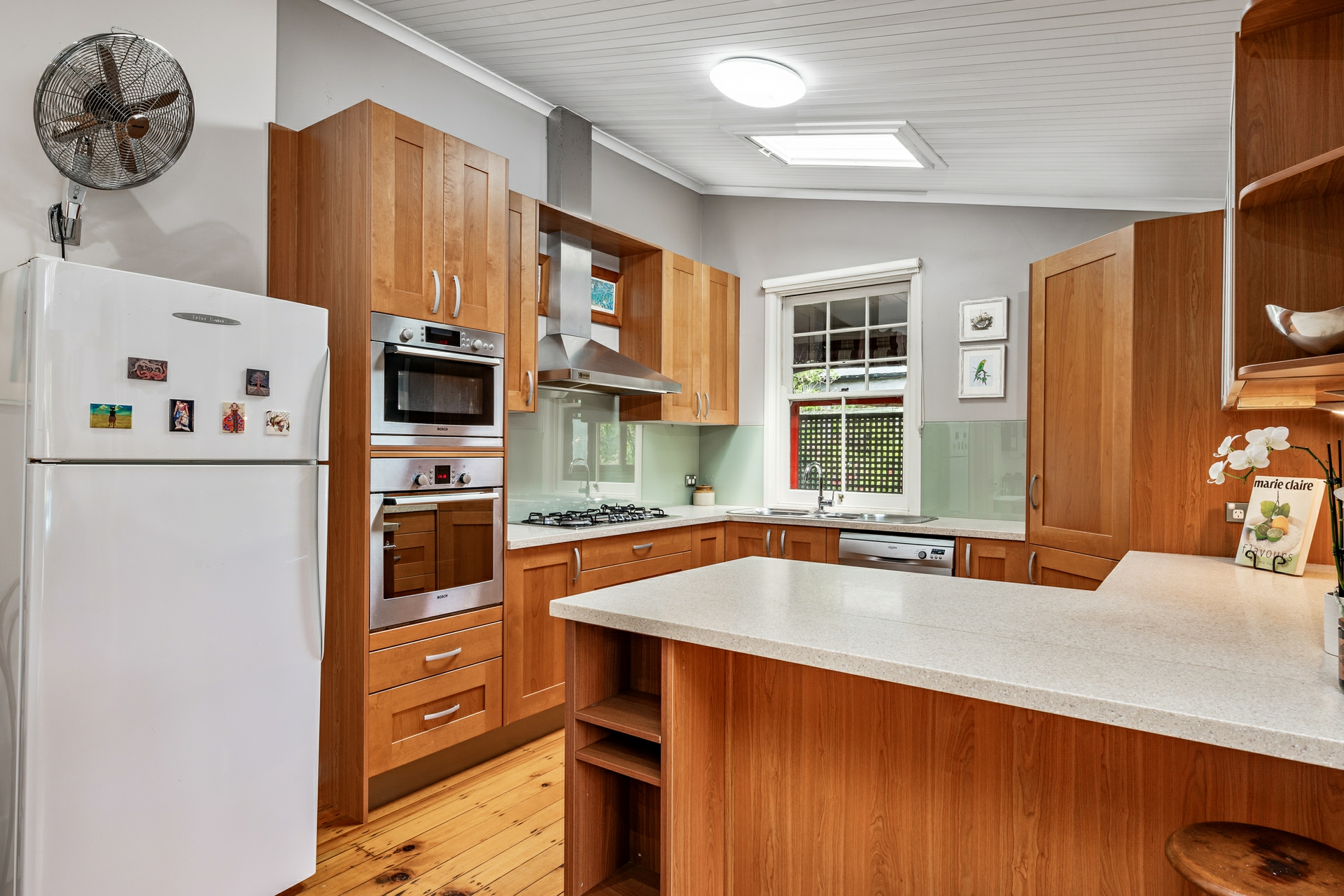 18 Queen Street, LORN