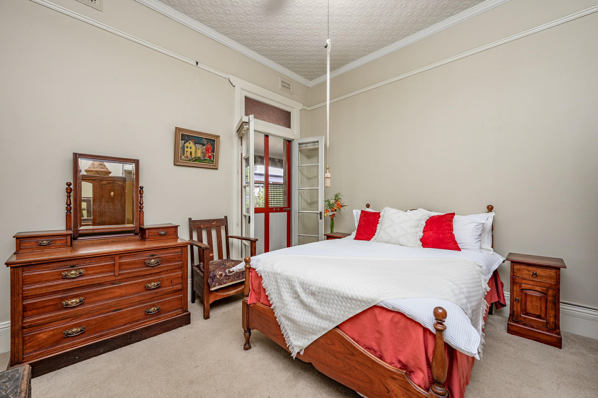 18 Queen Street, LORN
