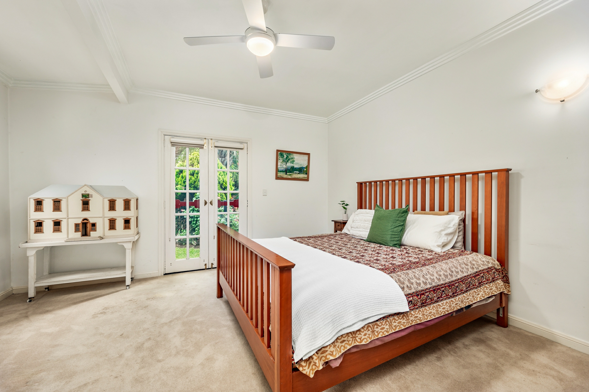 18 Queen Street, LORN