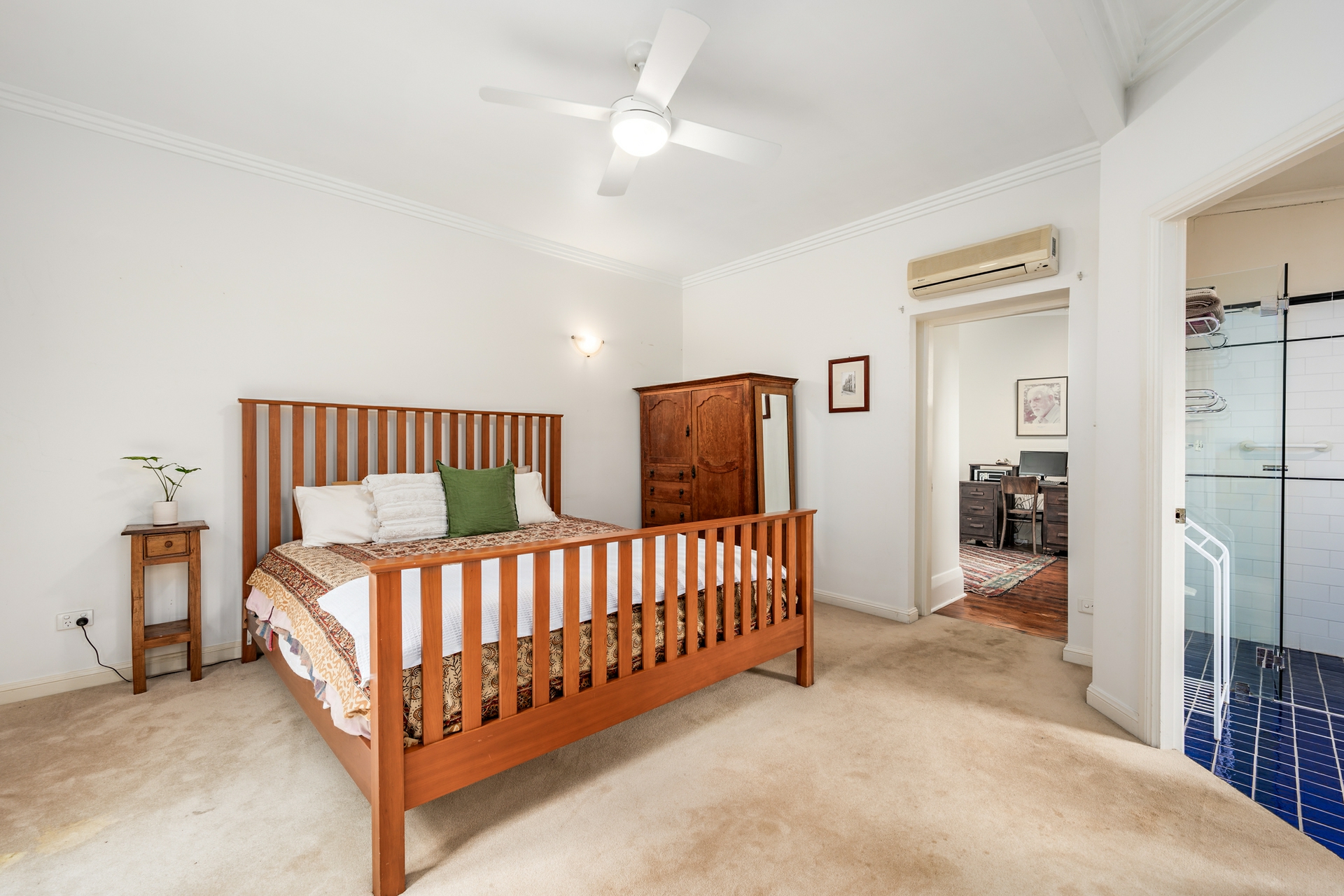 18 Queen Street, LORN