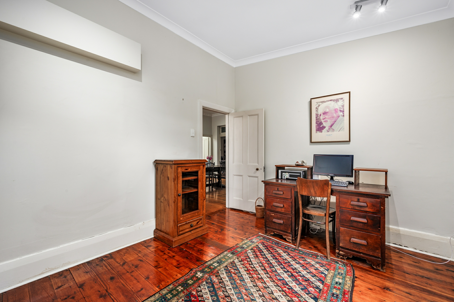 18 Queen Street, LORN