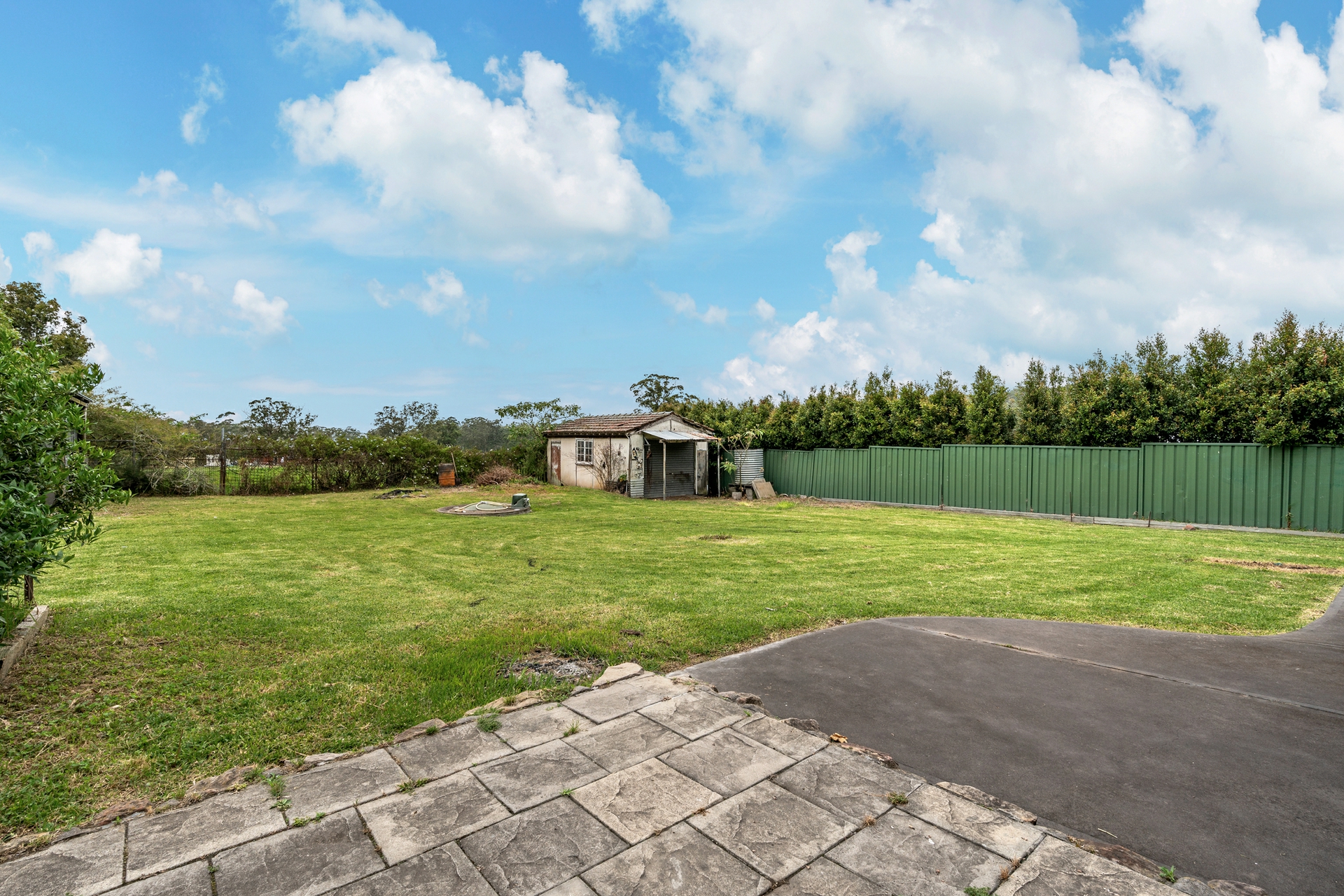 7 Blue Gum Close, STOCKRINGTON