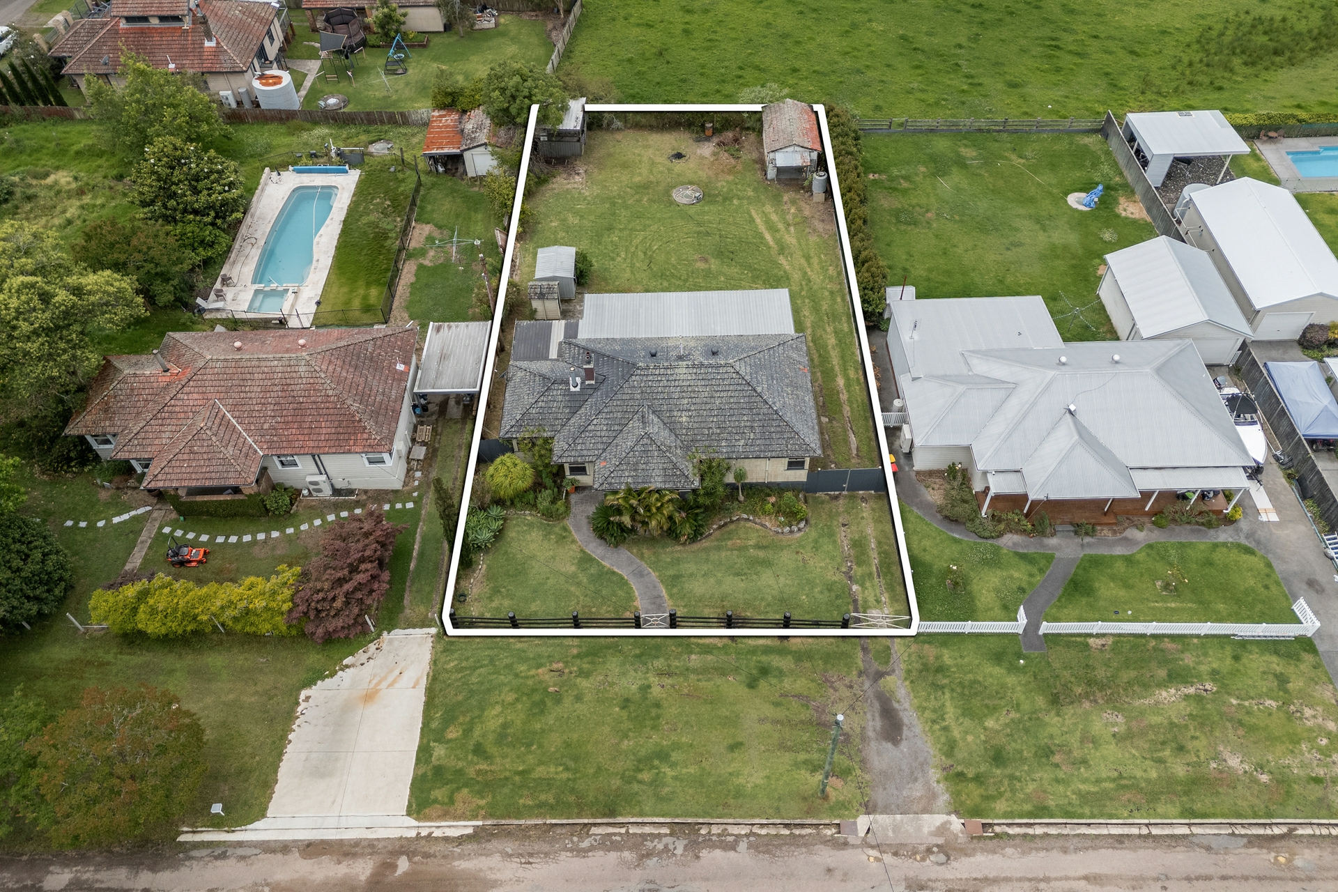 7 Blue Gum Close, STOCKRINGTON