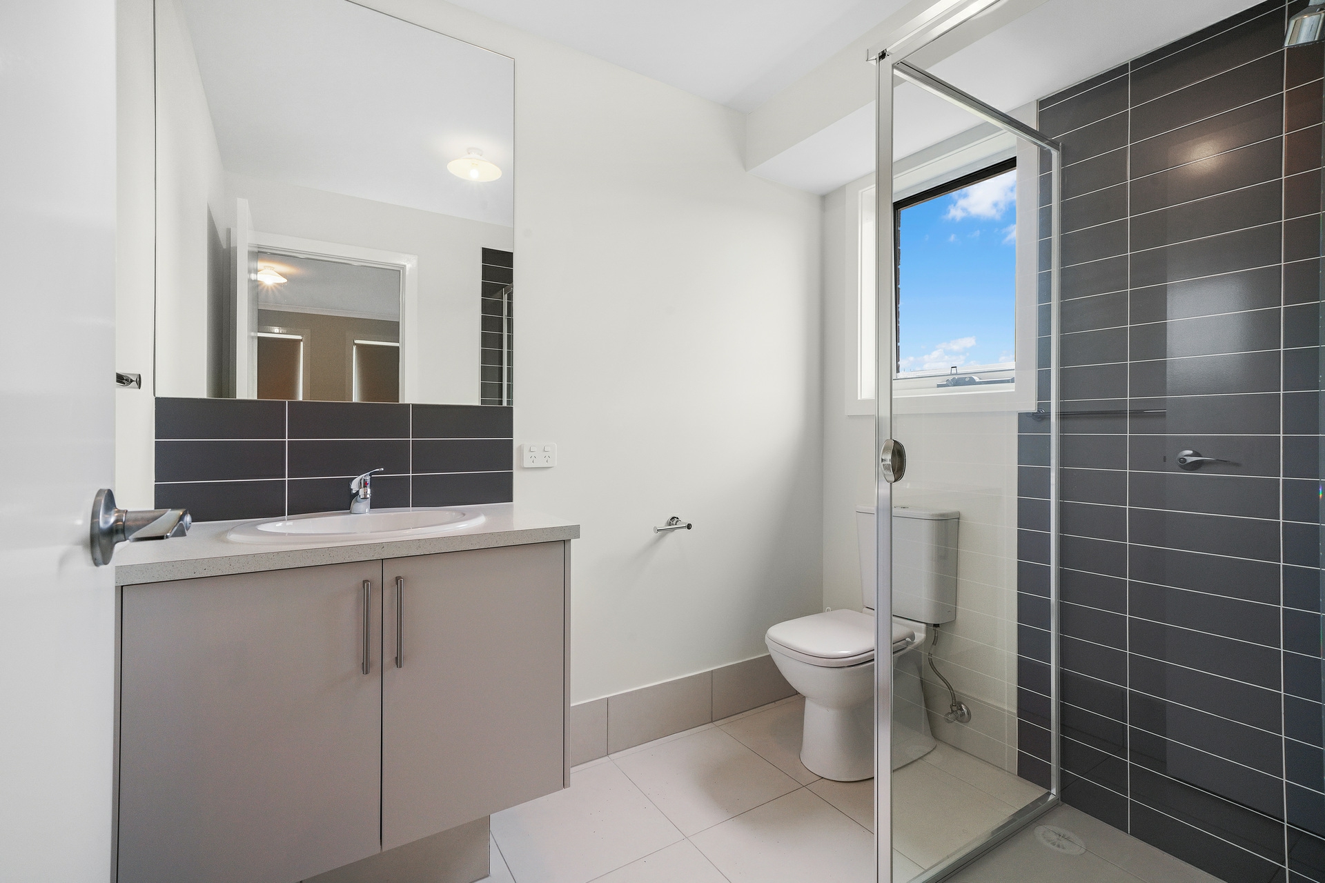 19 Springfield Drive, LOCHINVAR