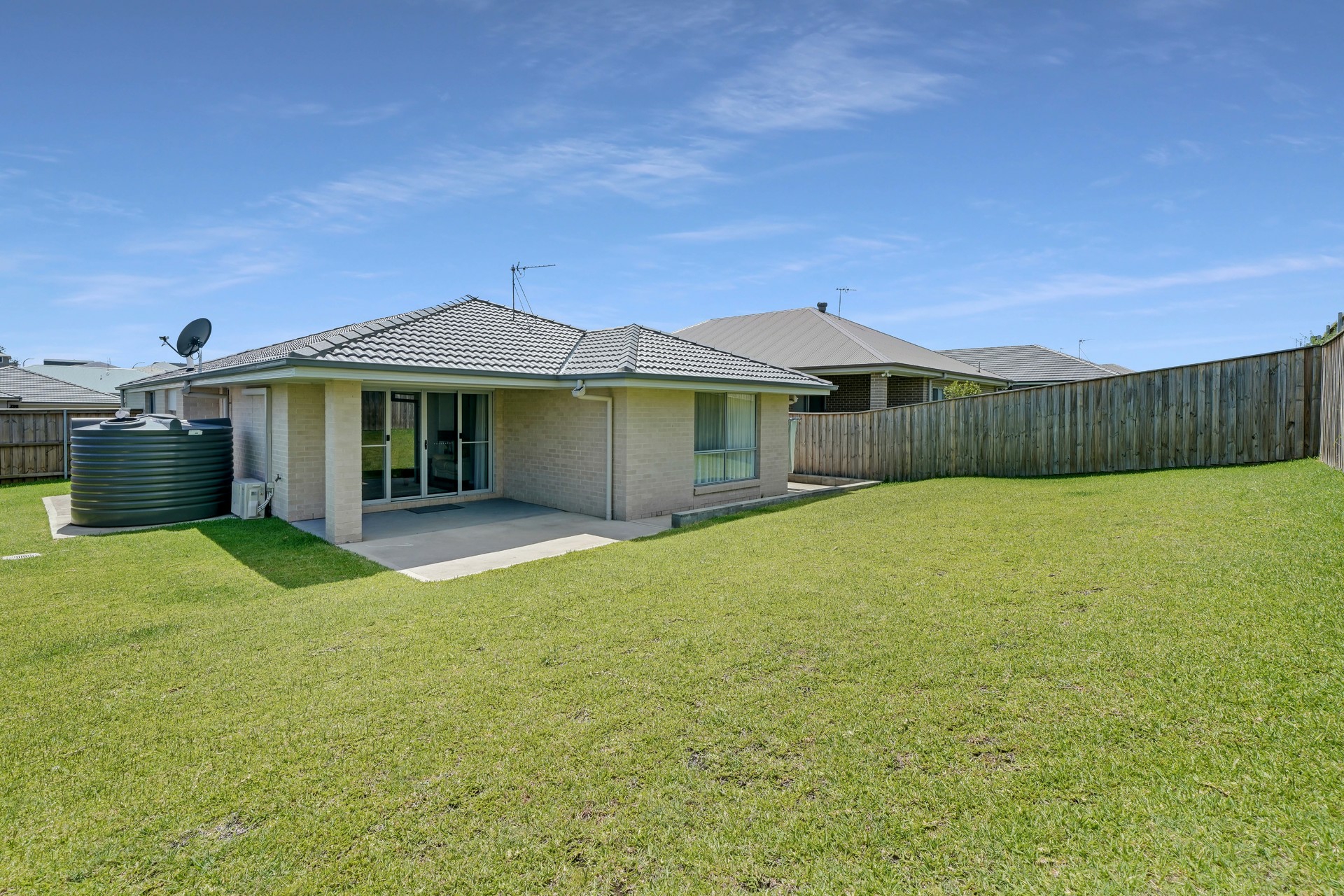 29 Golden Whistler Avenue, ABERGLASSLYN