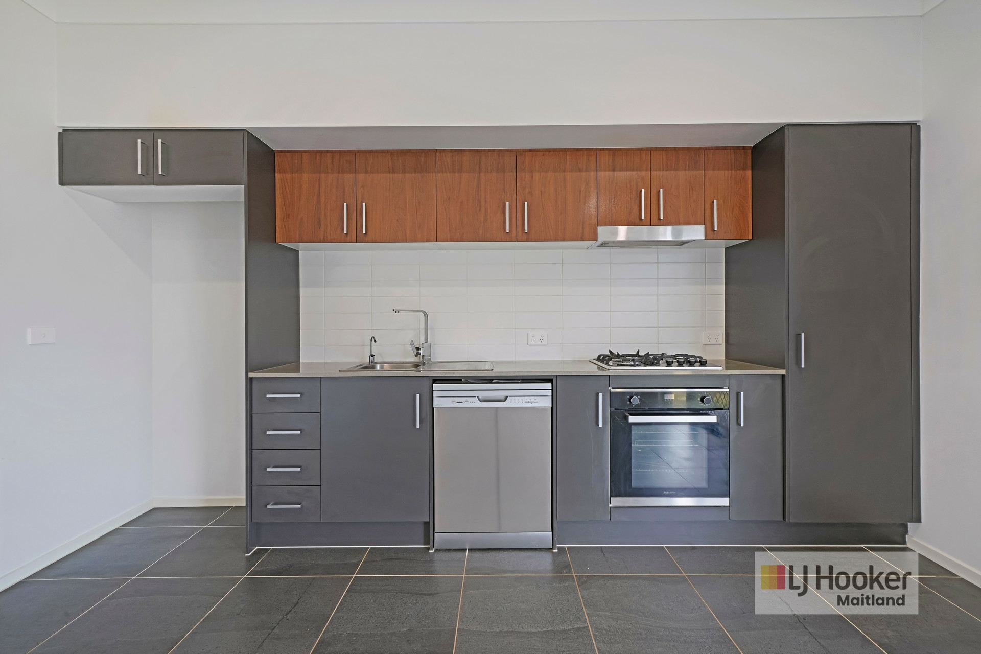 20A Tourmaline Drive, RUTHERFORD