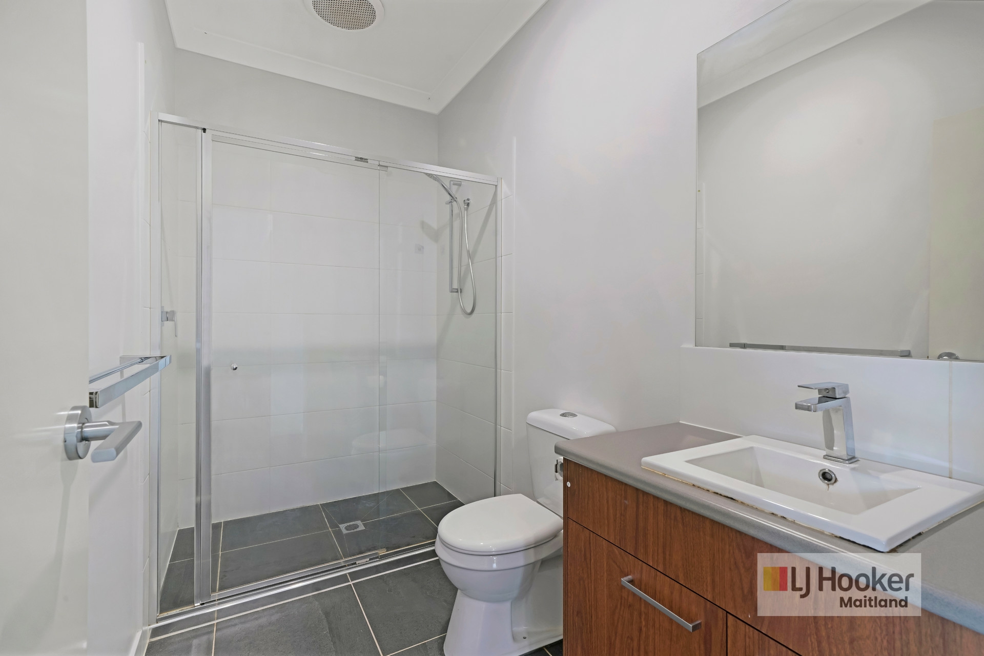 20A Tourmaline Drive, RUTHERFORD