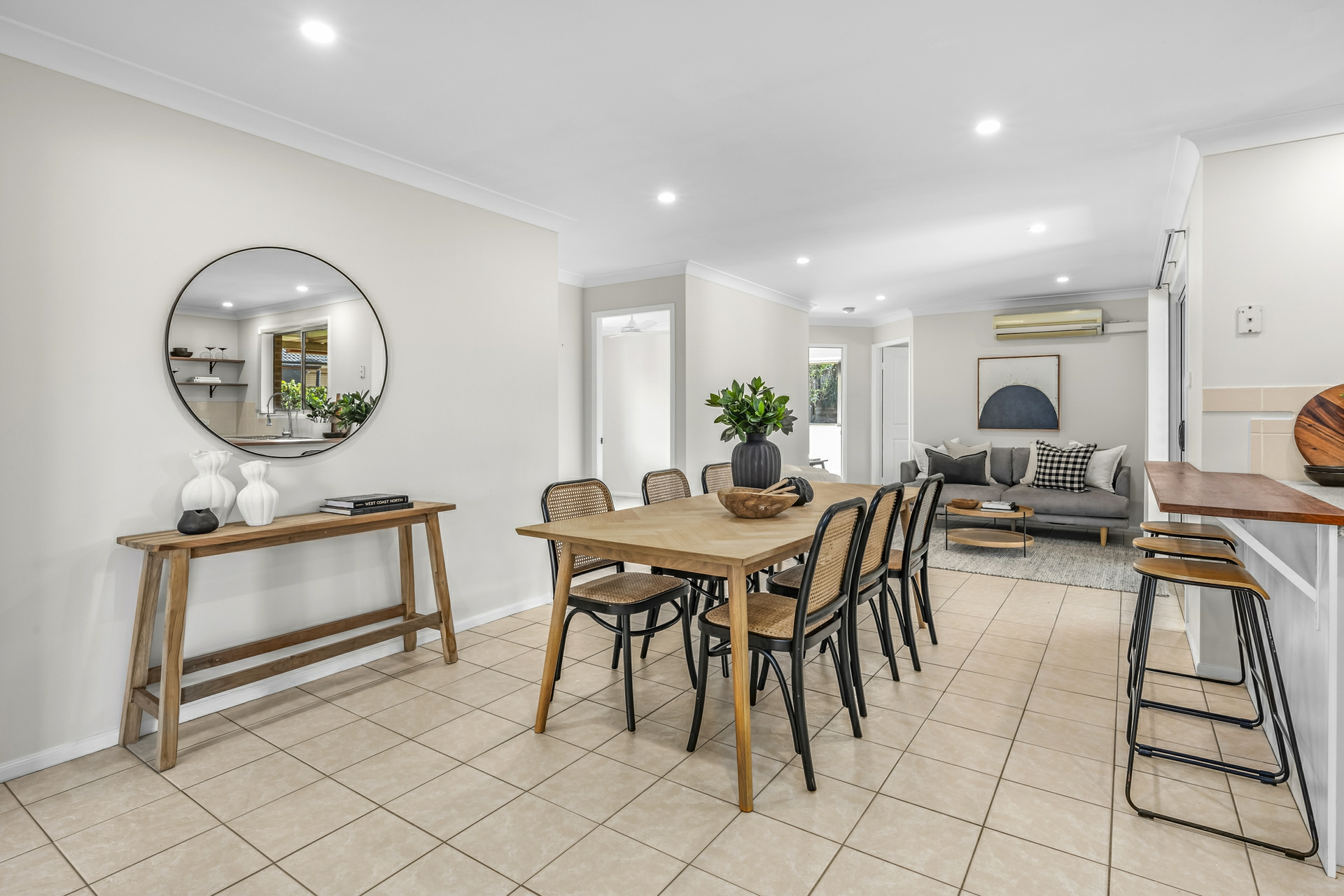 242 Denton Park Drive, ABERGLASSLYN