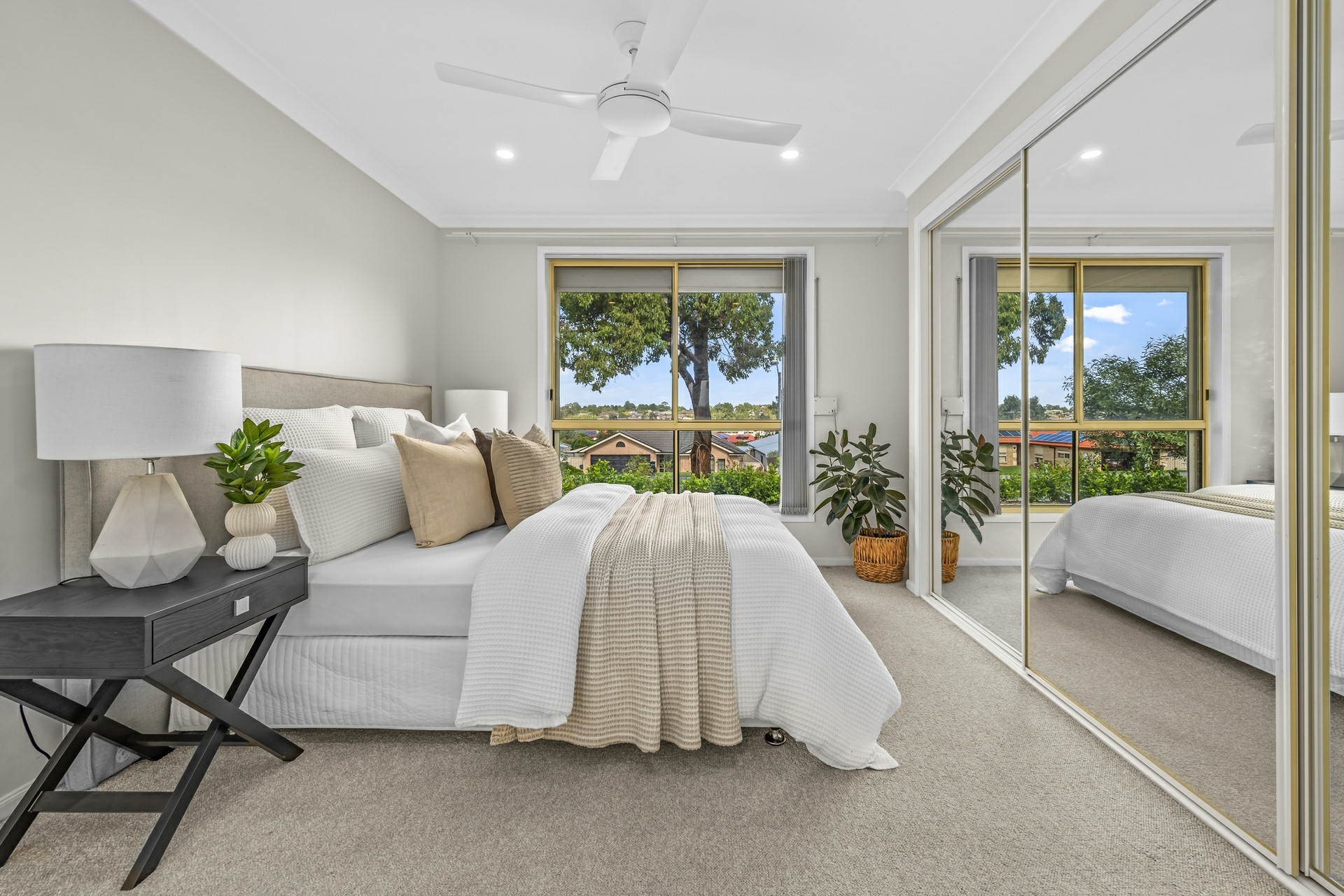 242 Denton Park Drive, ABERGLASSLYN
