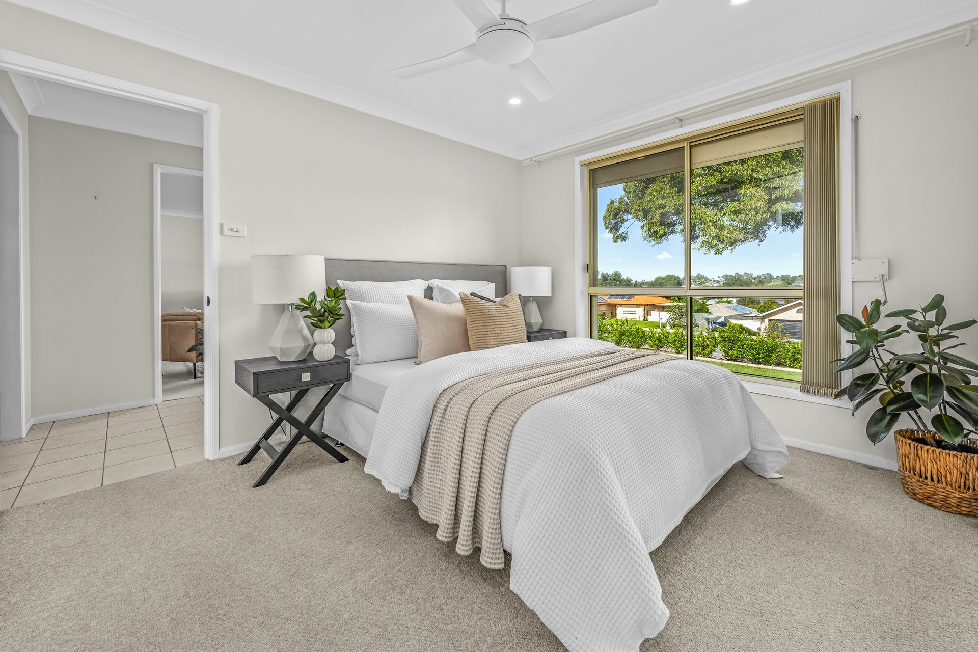242 Denton Park Drive, ABERGLASSLYN