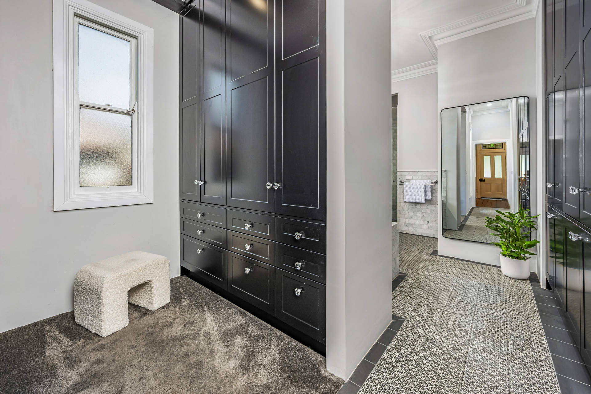 9 The Avenue, LORN