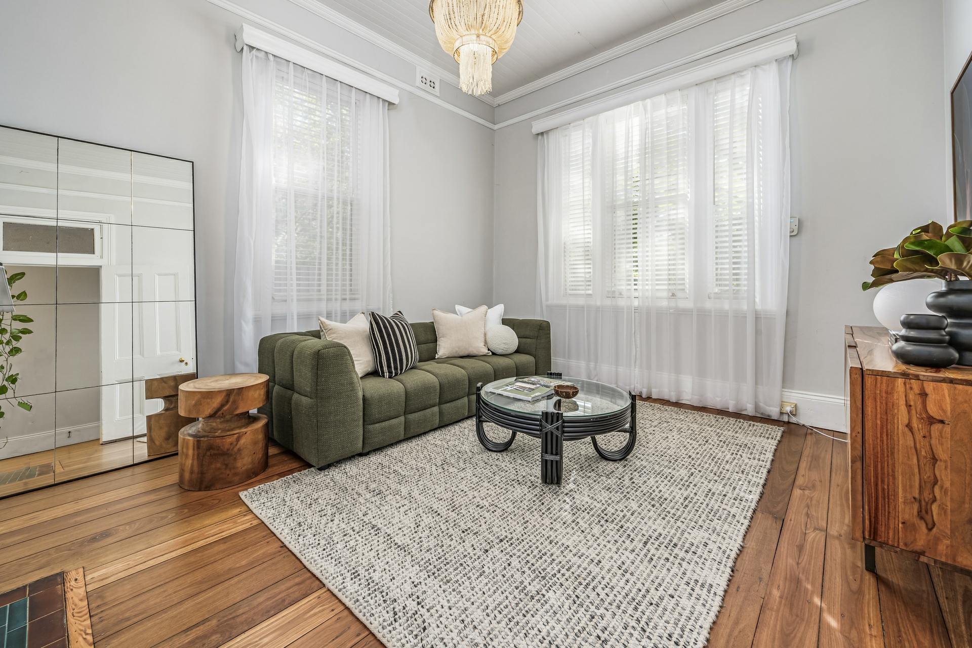 9 The Avenue, LORN