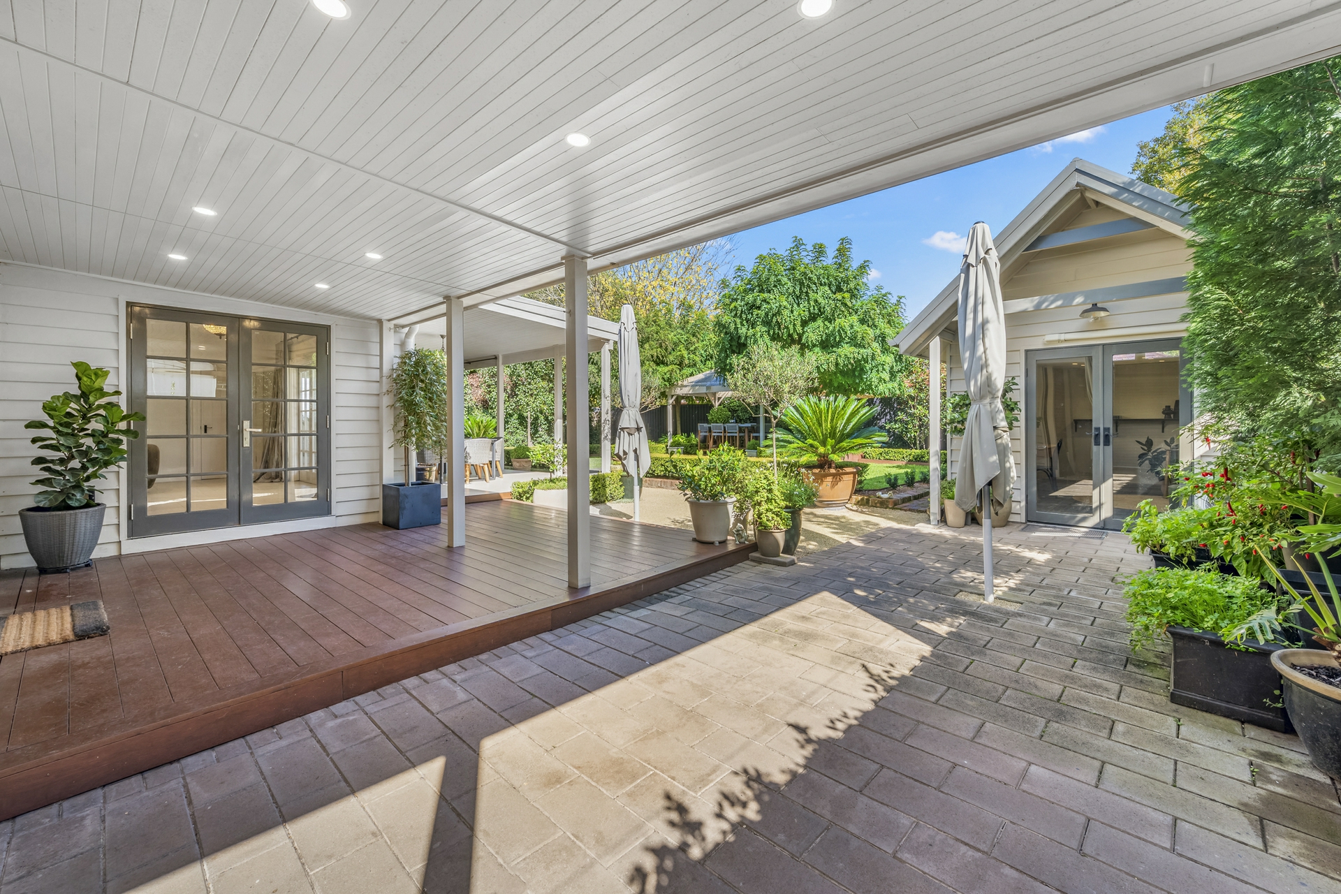 9 The Avenue, LORN