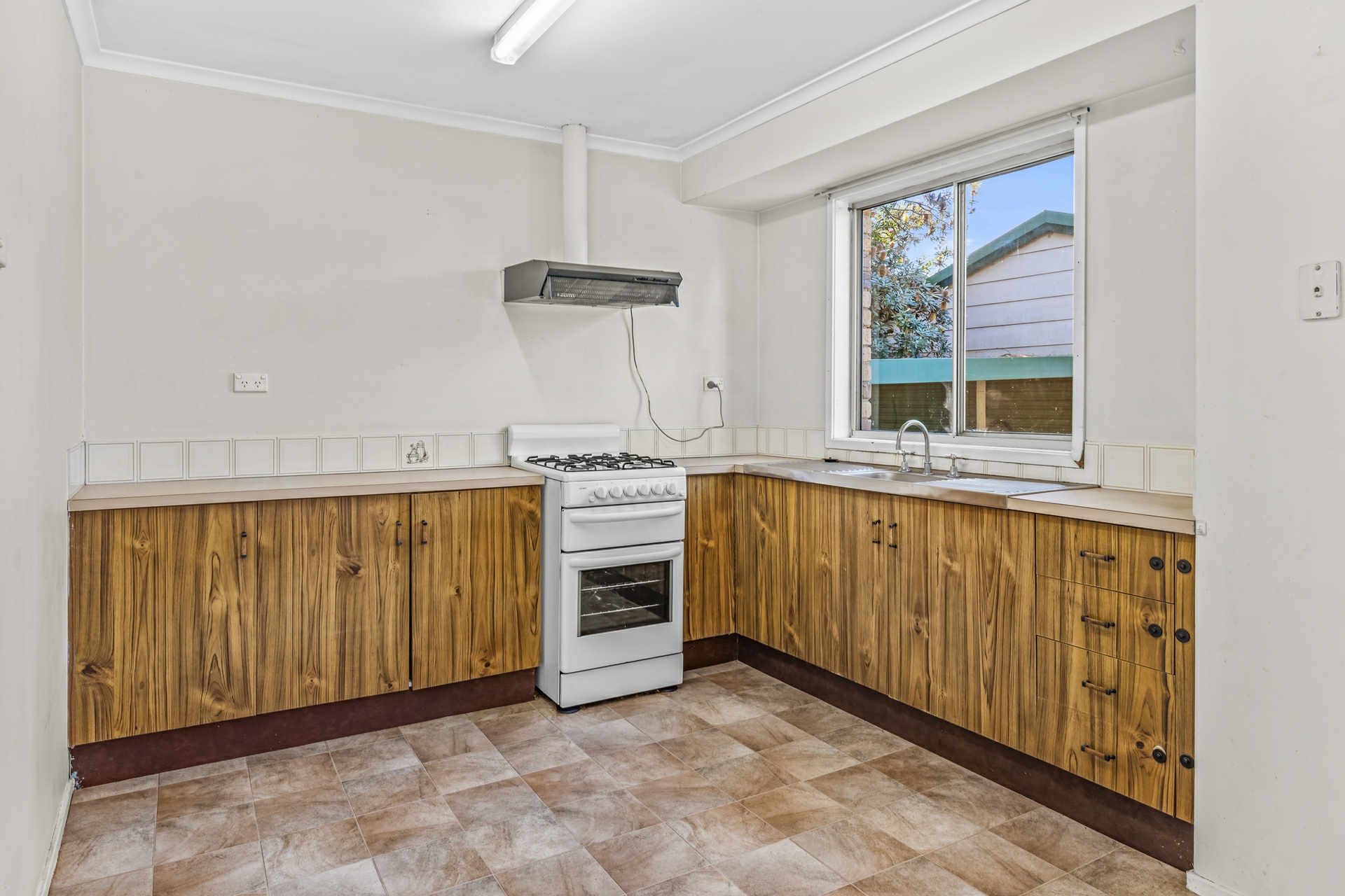 5 Wirrah Street, TENAMBIT