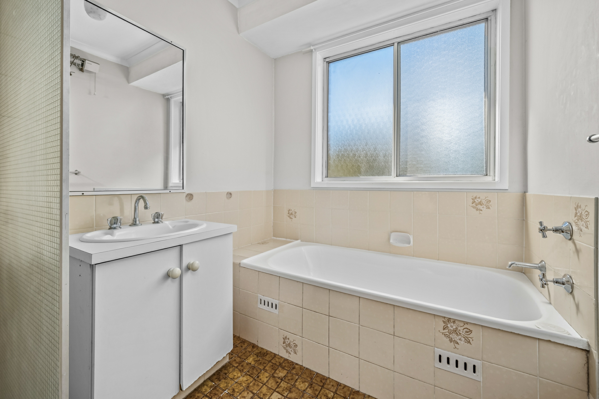 5 Wirrah Street, TENAMBIT