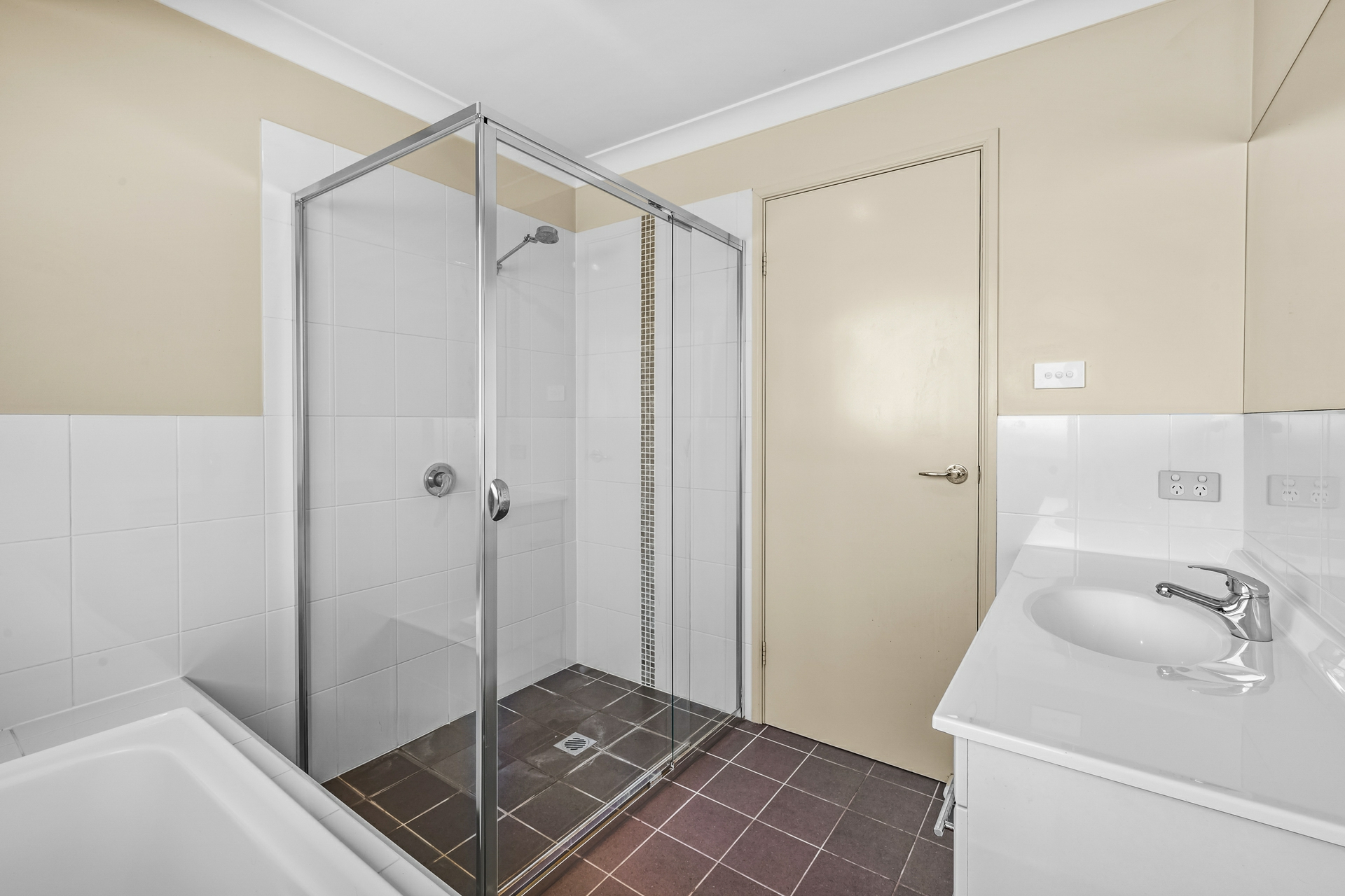 21 Brittany Avenue, RUTHERFORD