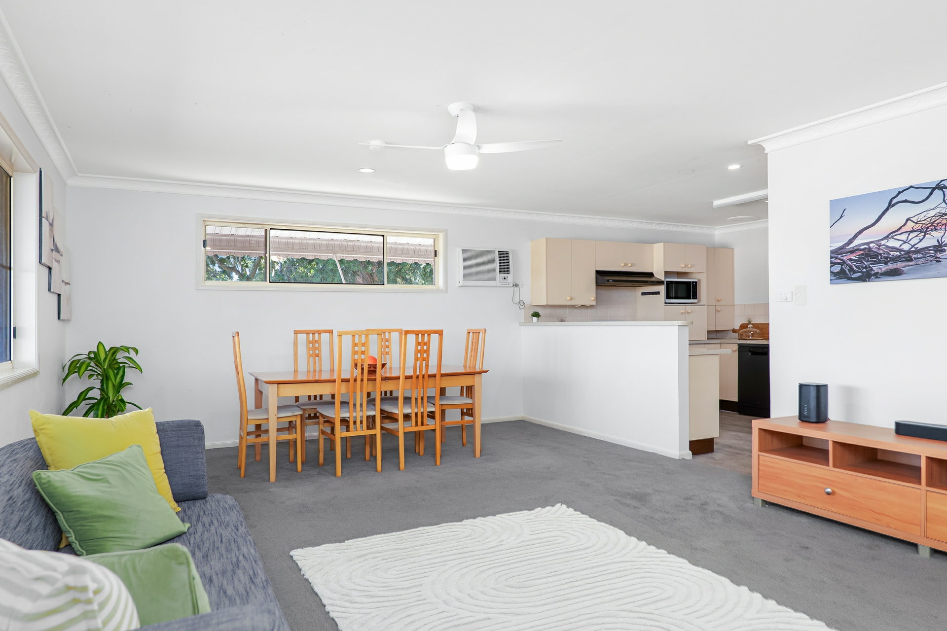 8 Leconfield Road — photo 3 of 18