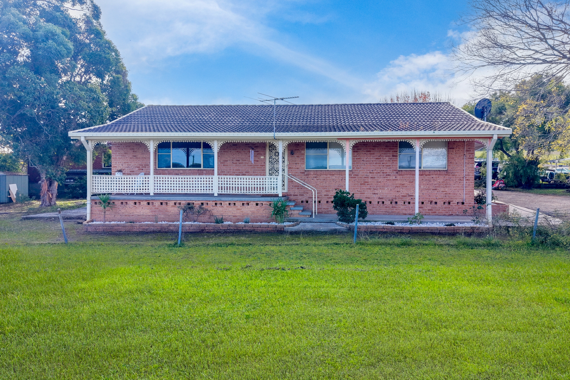 8 Leconfield Road — photo 4 of 18