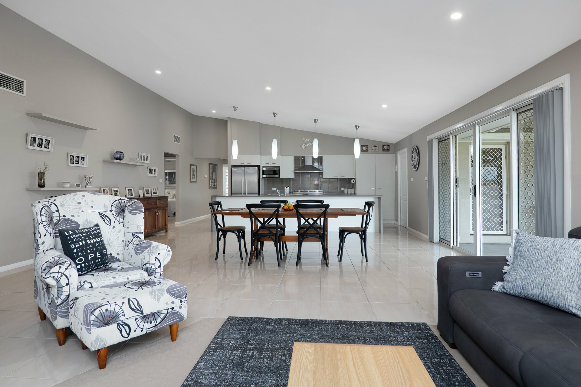 17 Stanley Close — photo 3 of 24