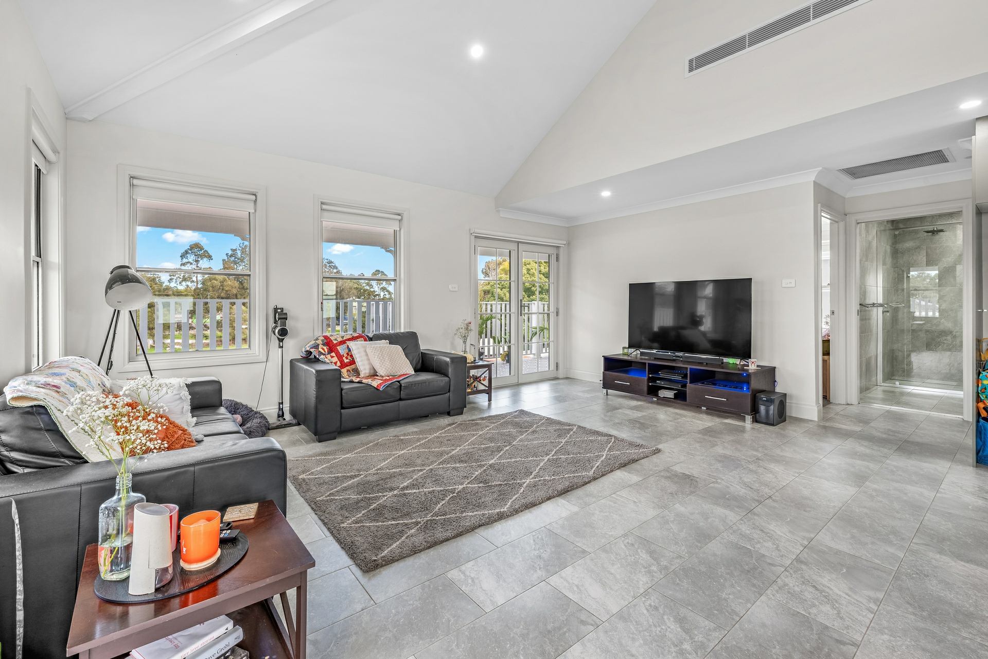 1/60 Catherine Street — photo 3 of 30