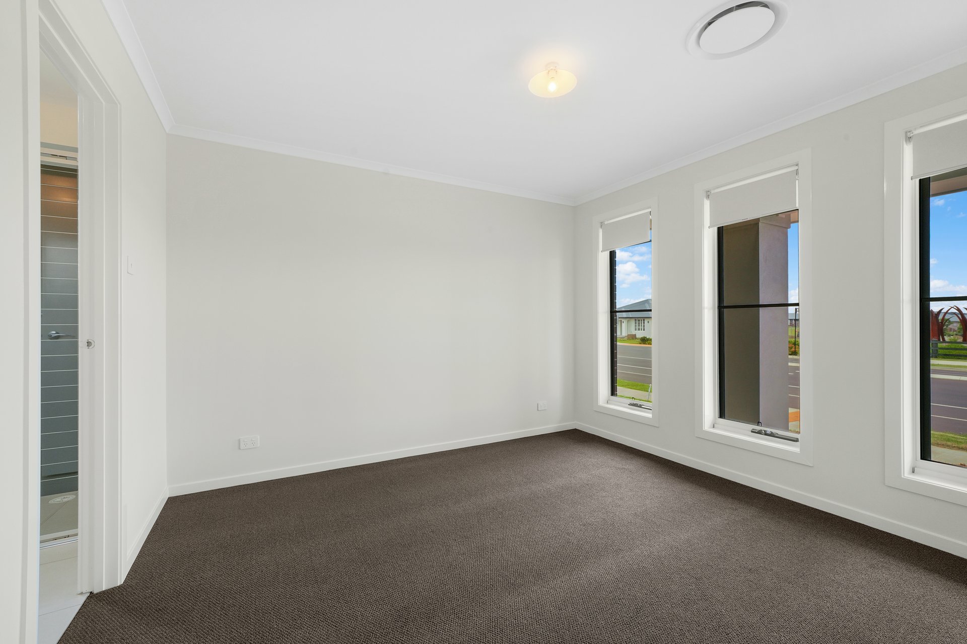 19 Springfield Drive — photo 5 of 12