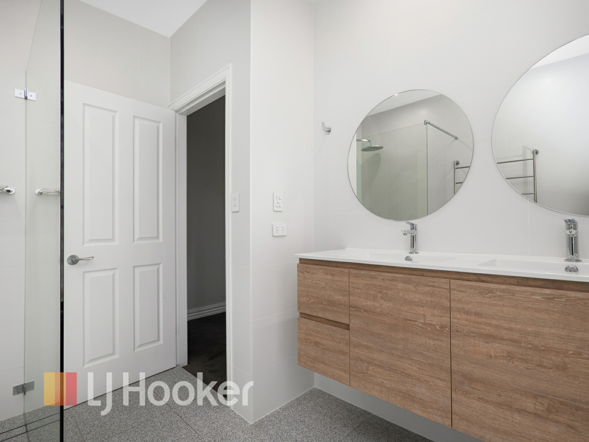 30 Tea Tree Avenue — photo 12 of 23