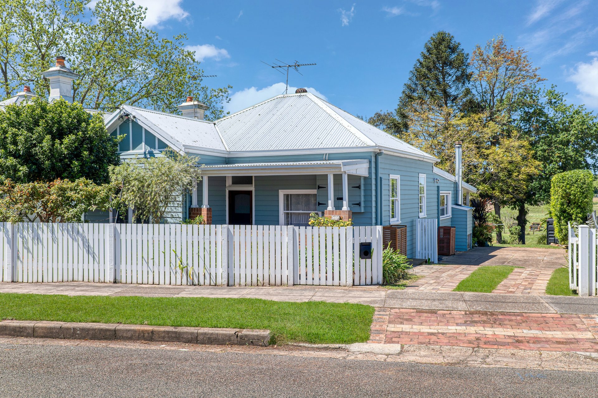 13 Regent Street — photo from LJ Hooker Maitland