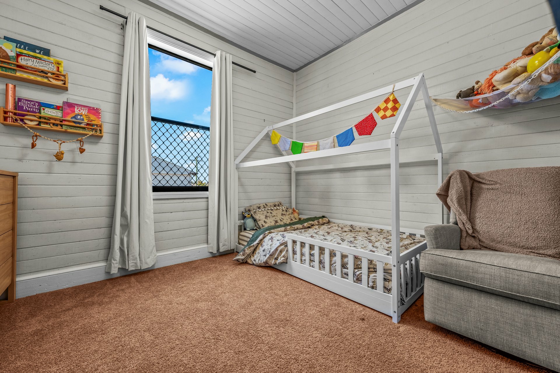 55 Wentworth Street — photo 7 of 21