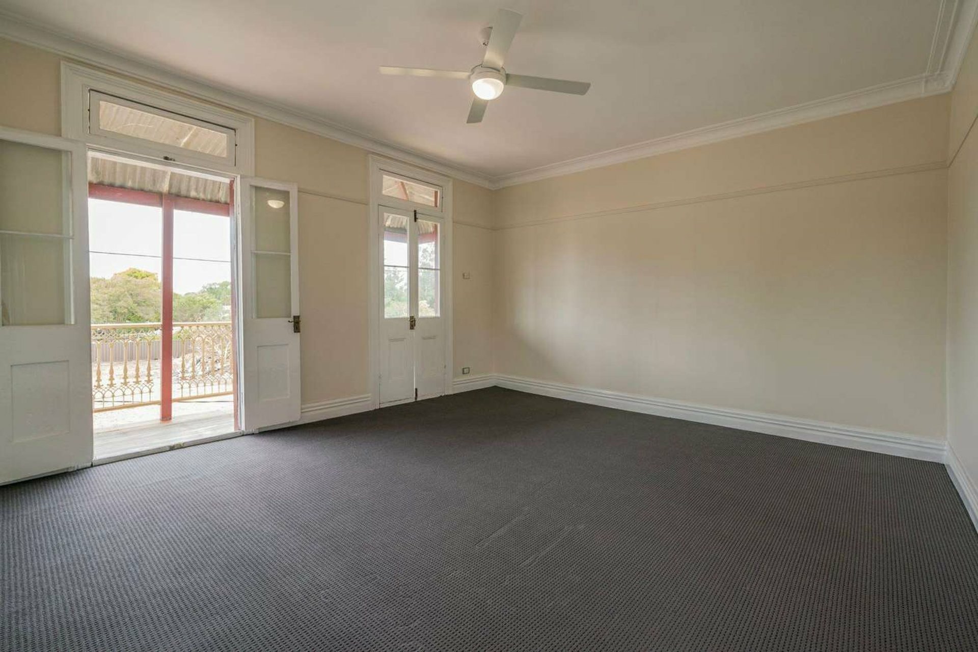 2/48 Devonshire Street — photo 2 of 7