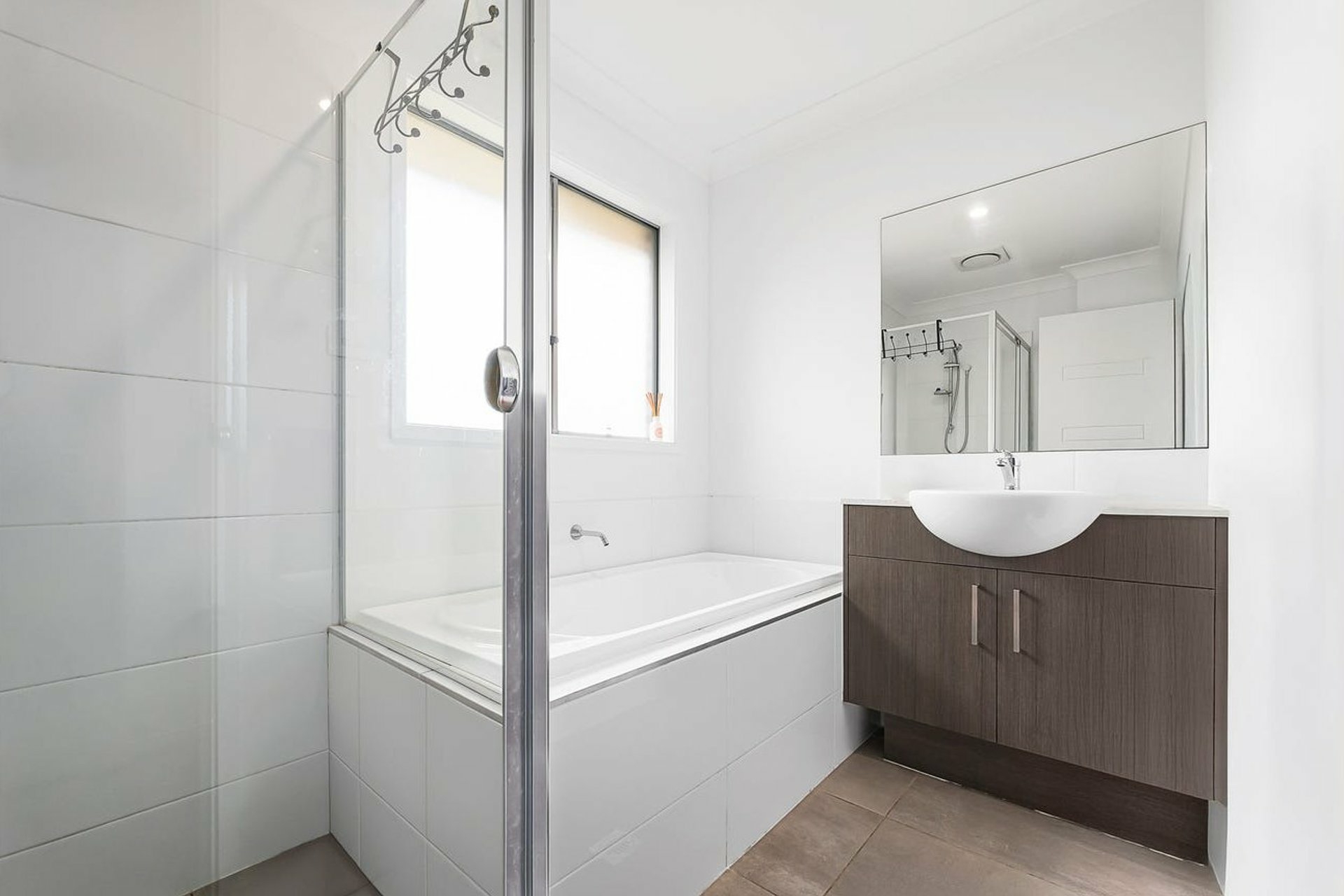 19B Topaz Avenue — photo 9 of 11